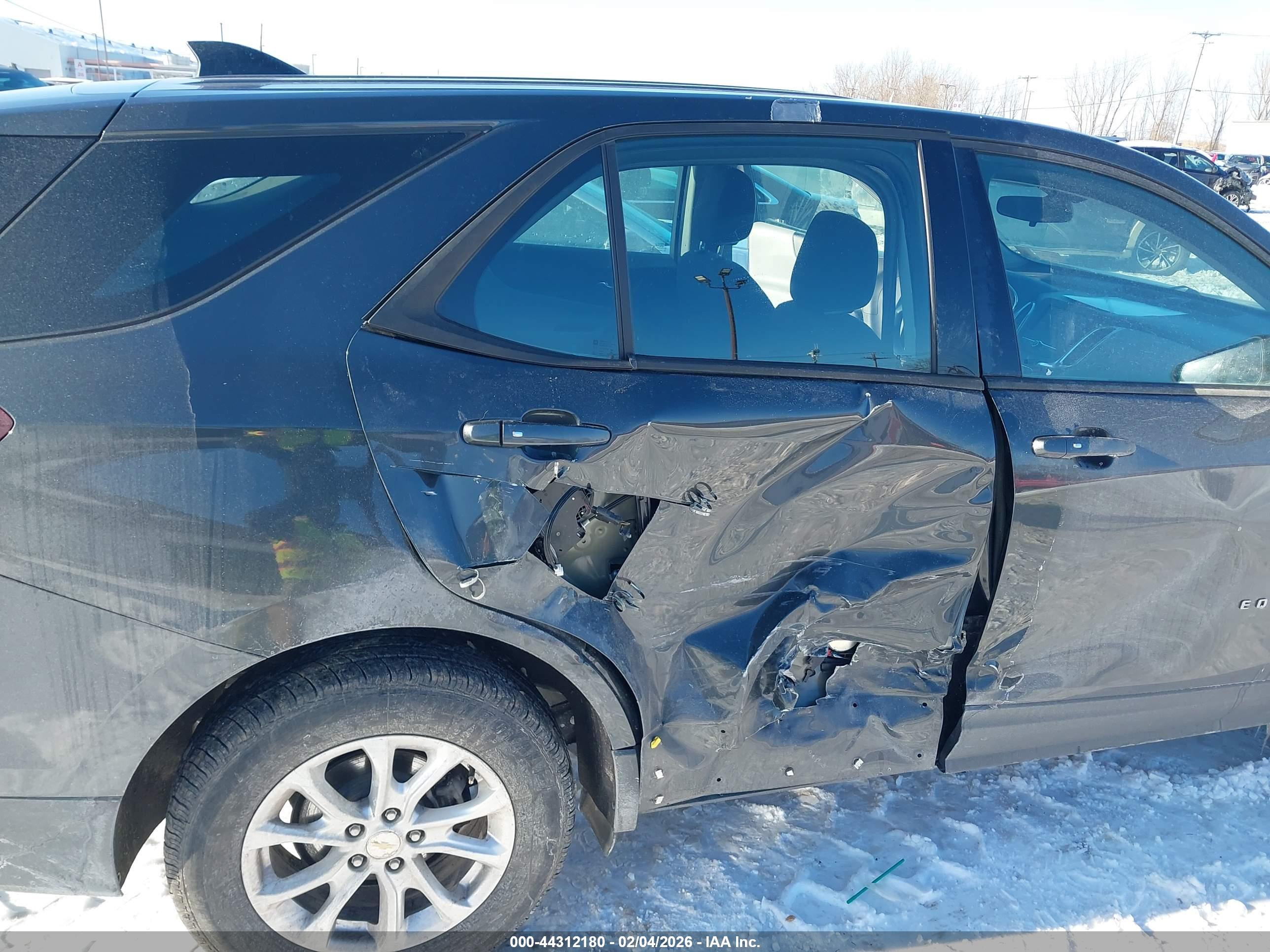 CHEVROLET EQUINOX image 6