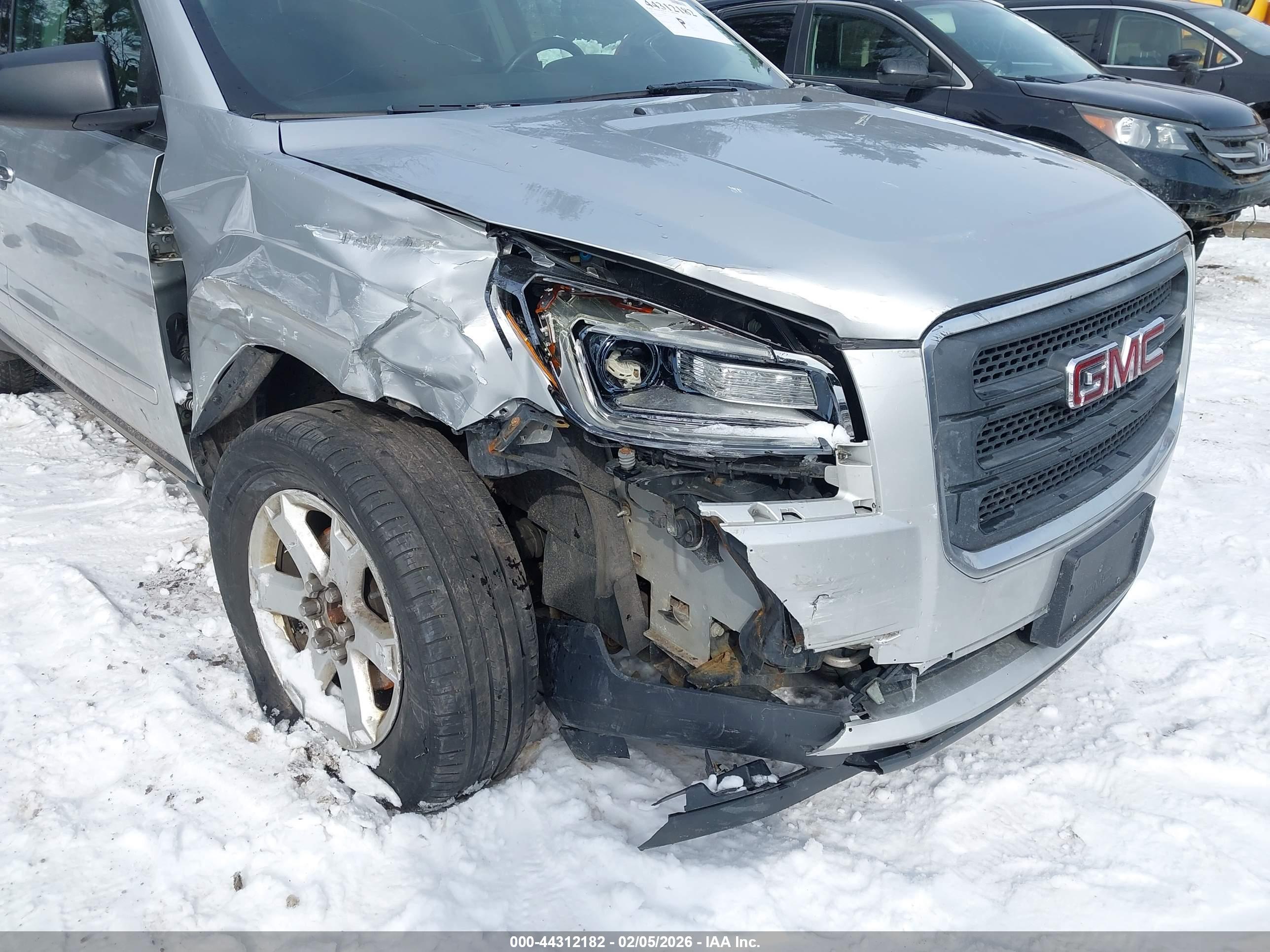 GMC ACADIA image 6