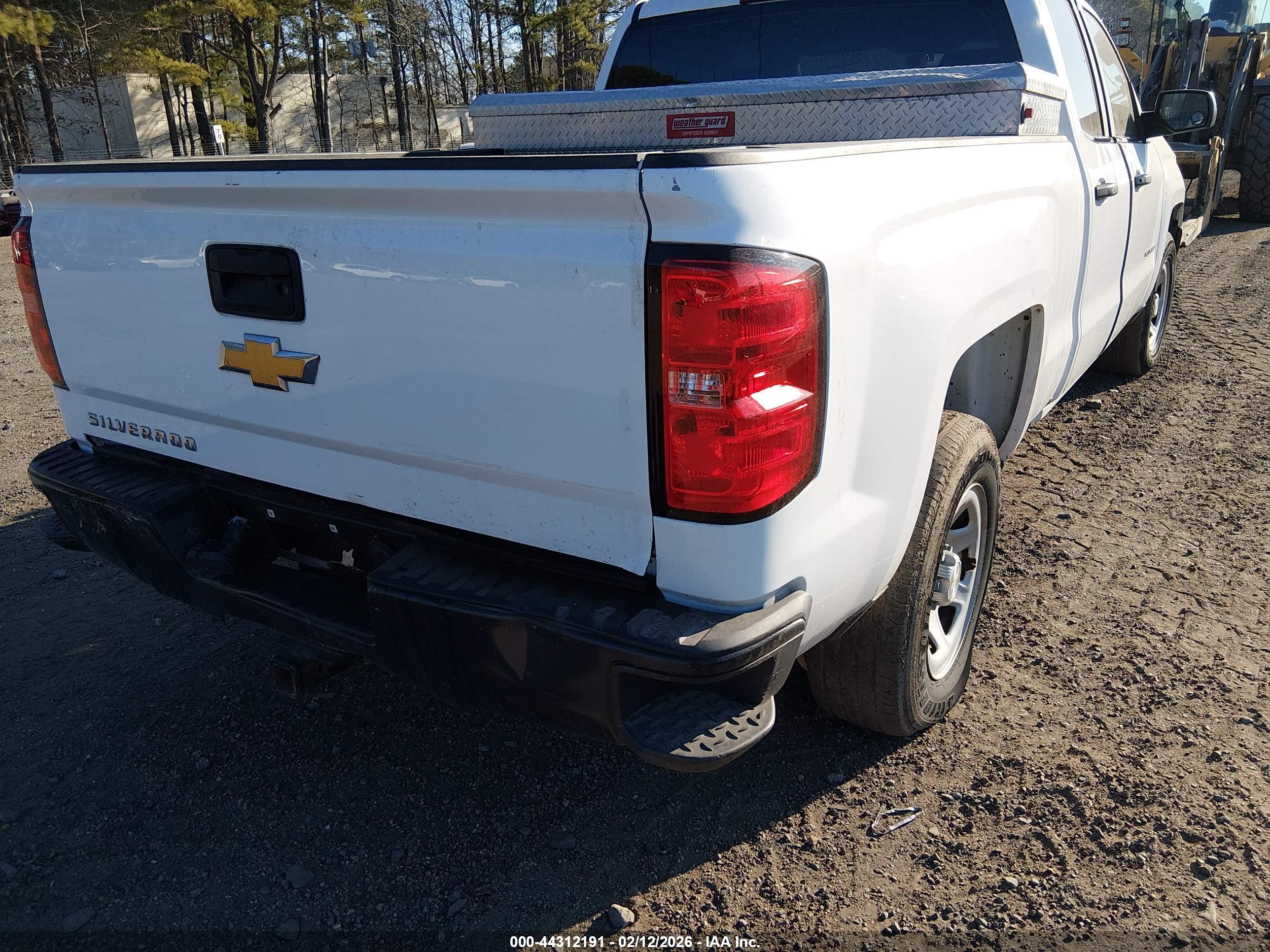 CHEVROLET SILVERADO image 6