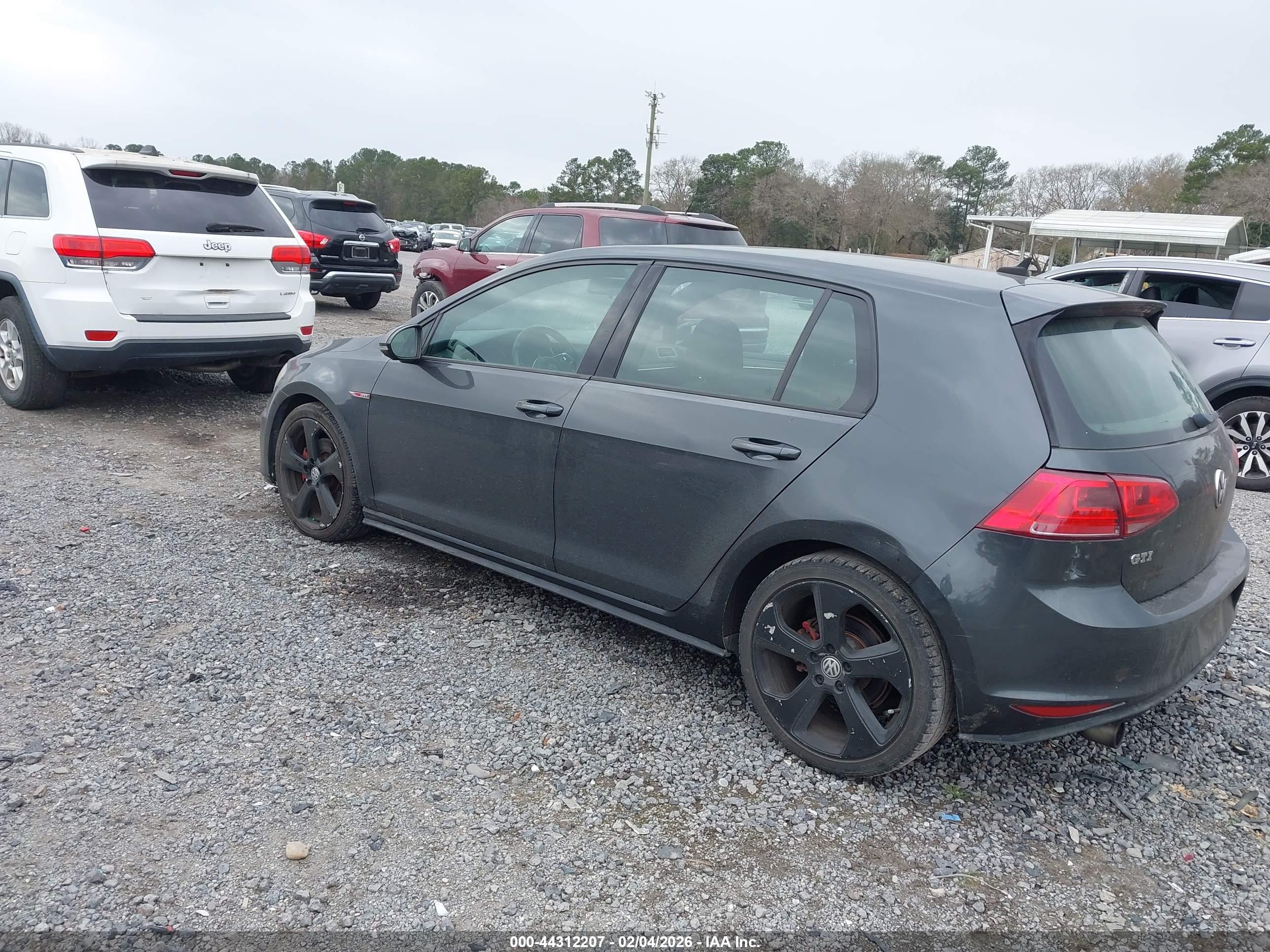 VOLKSWAGEN GOLF image 3