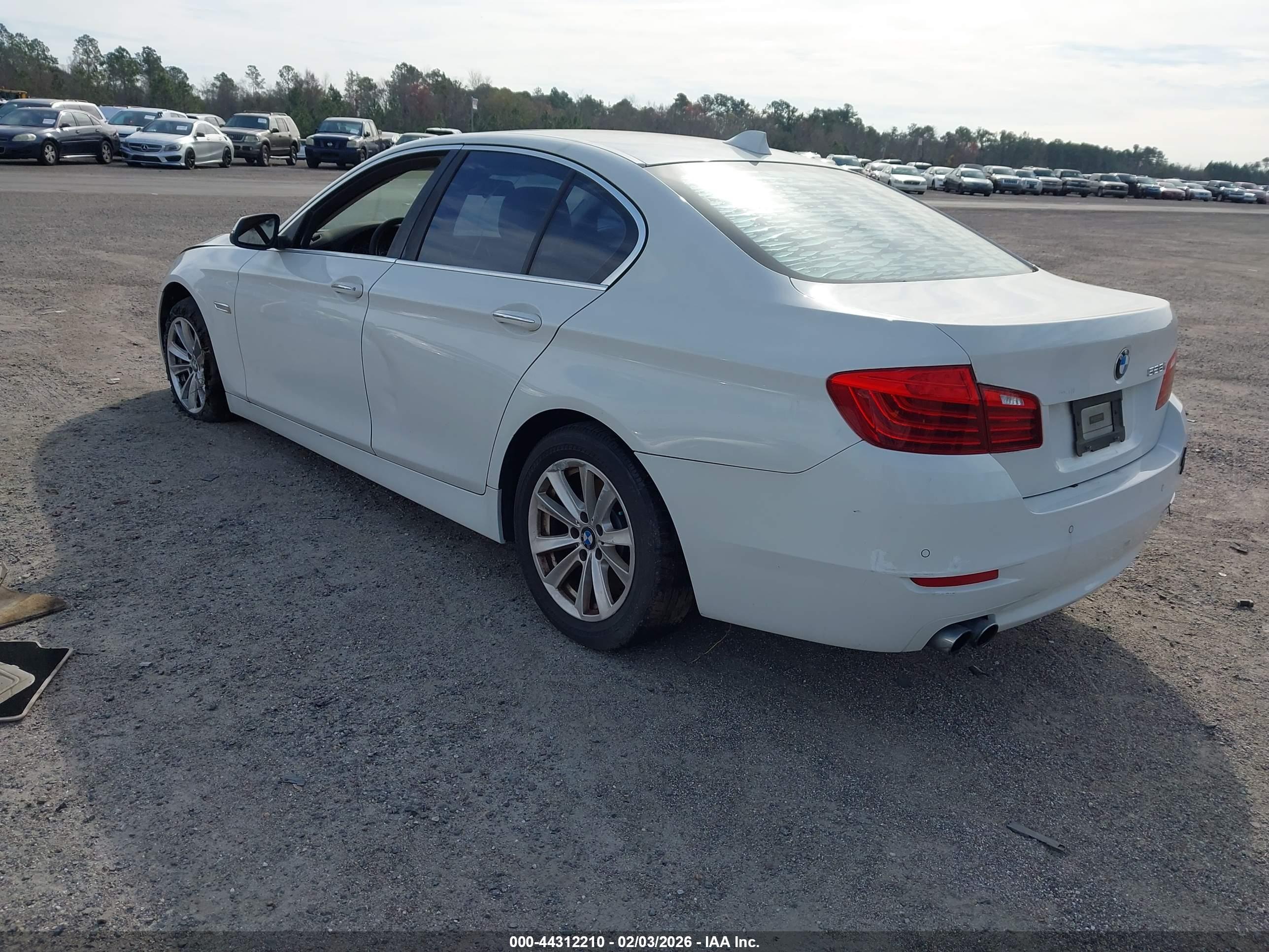BMW 528I image 3
