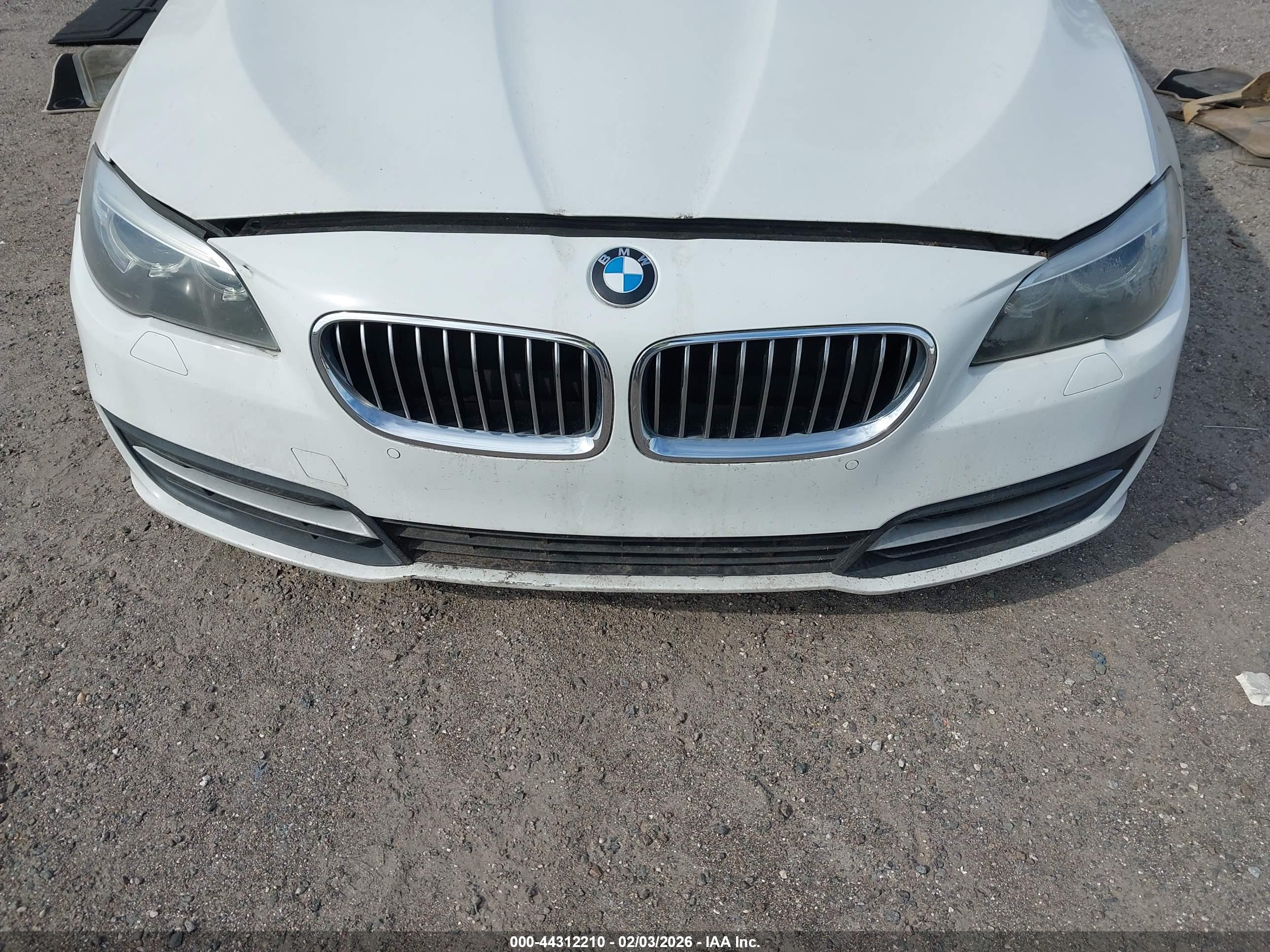 BMW 528I image 6