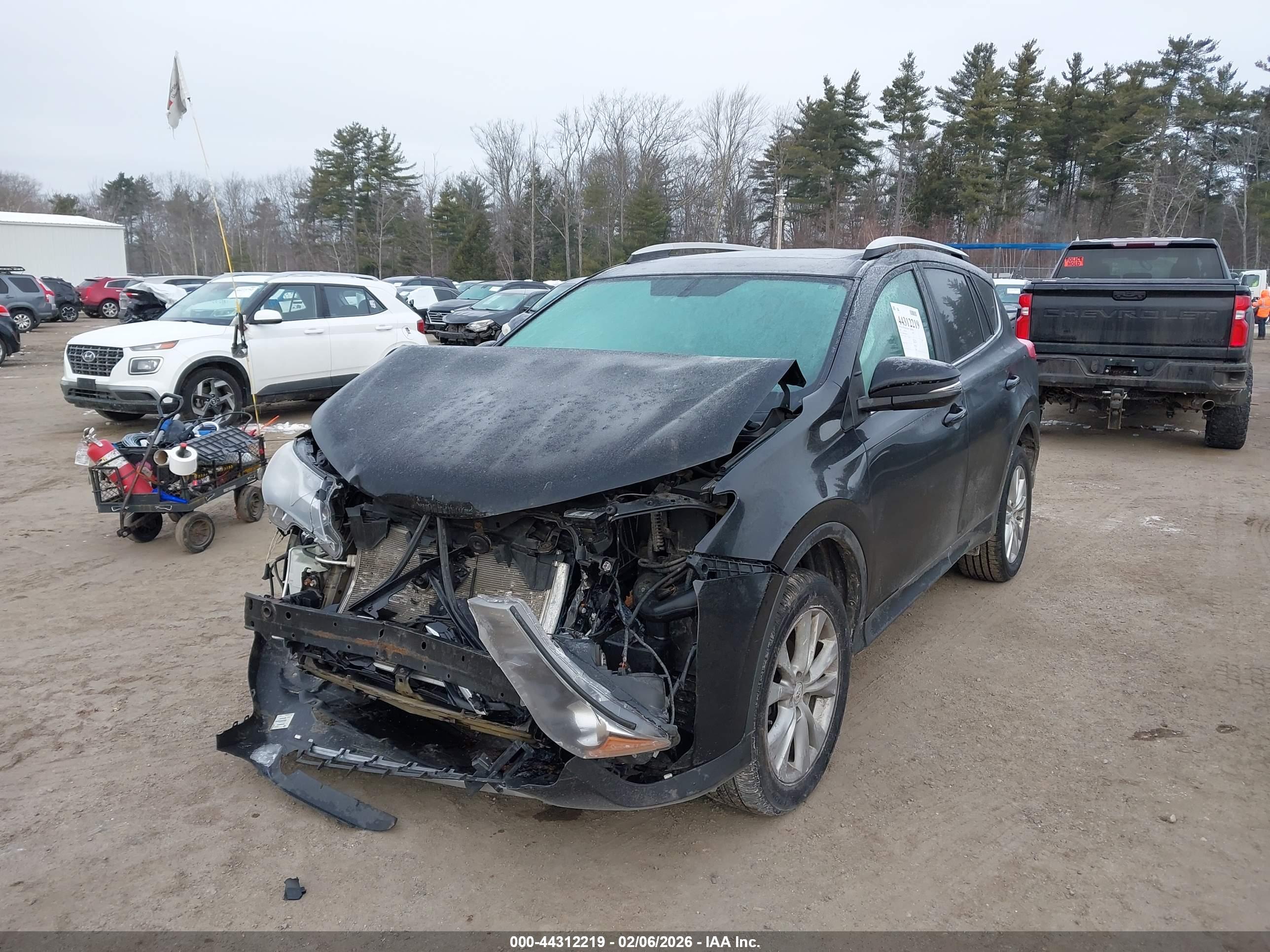 TOYOTA RAV4 image 2