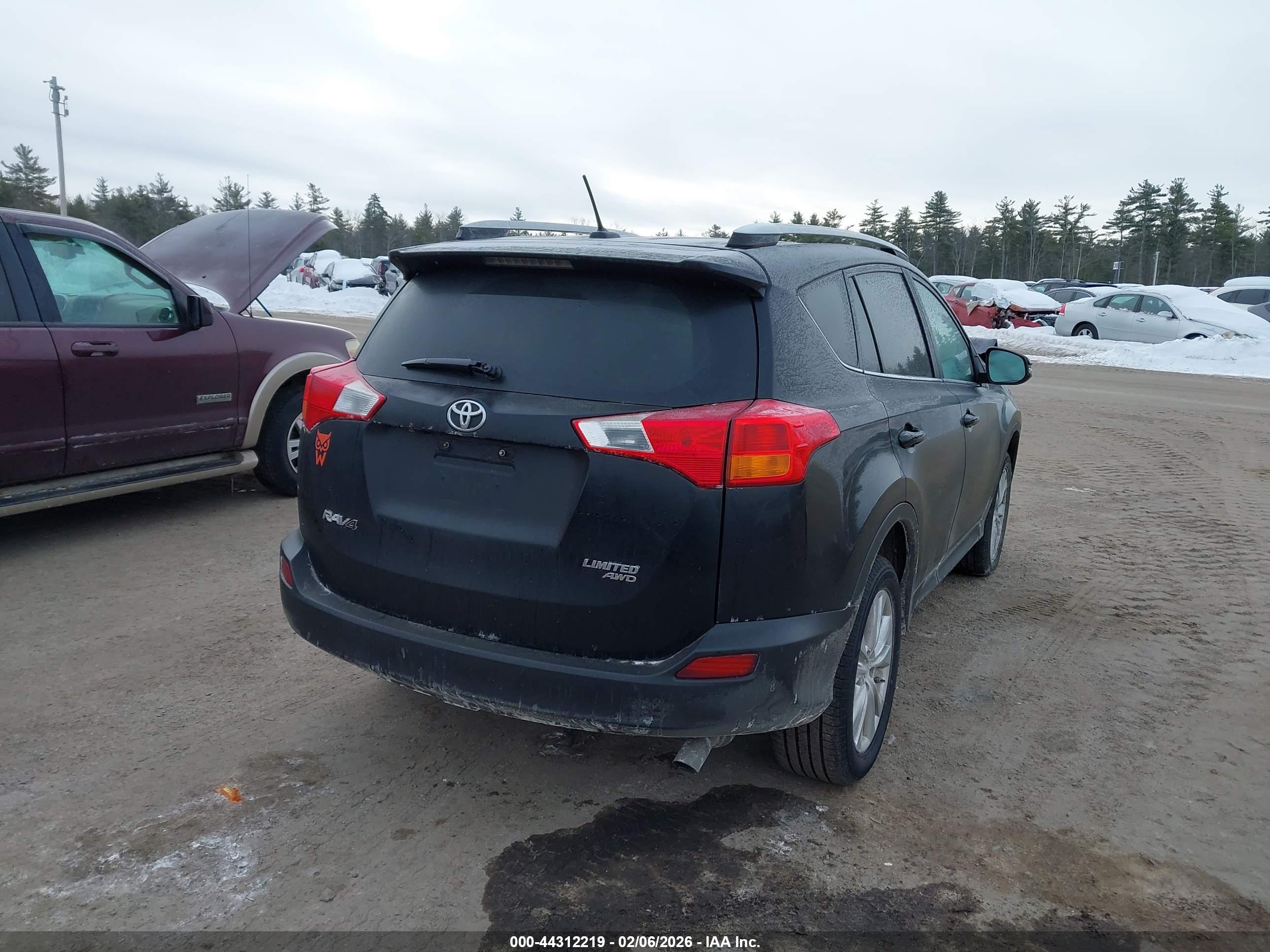 TOYOTA RAV4 image 4