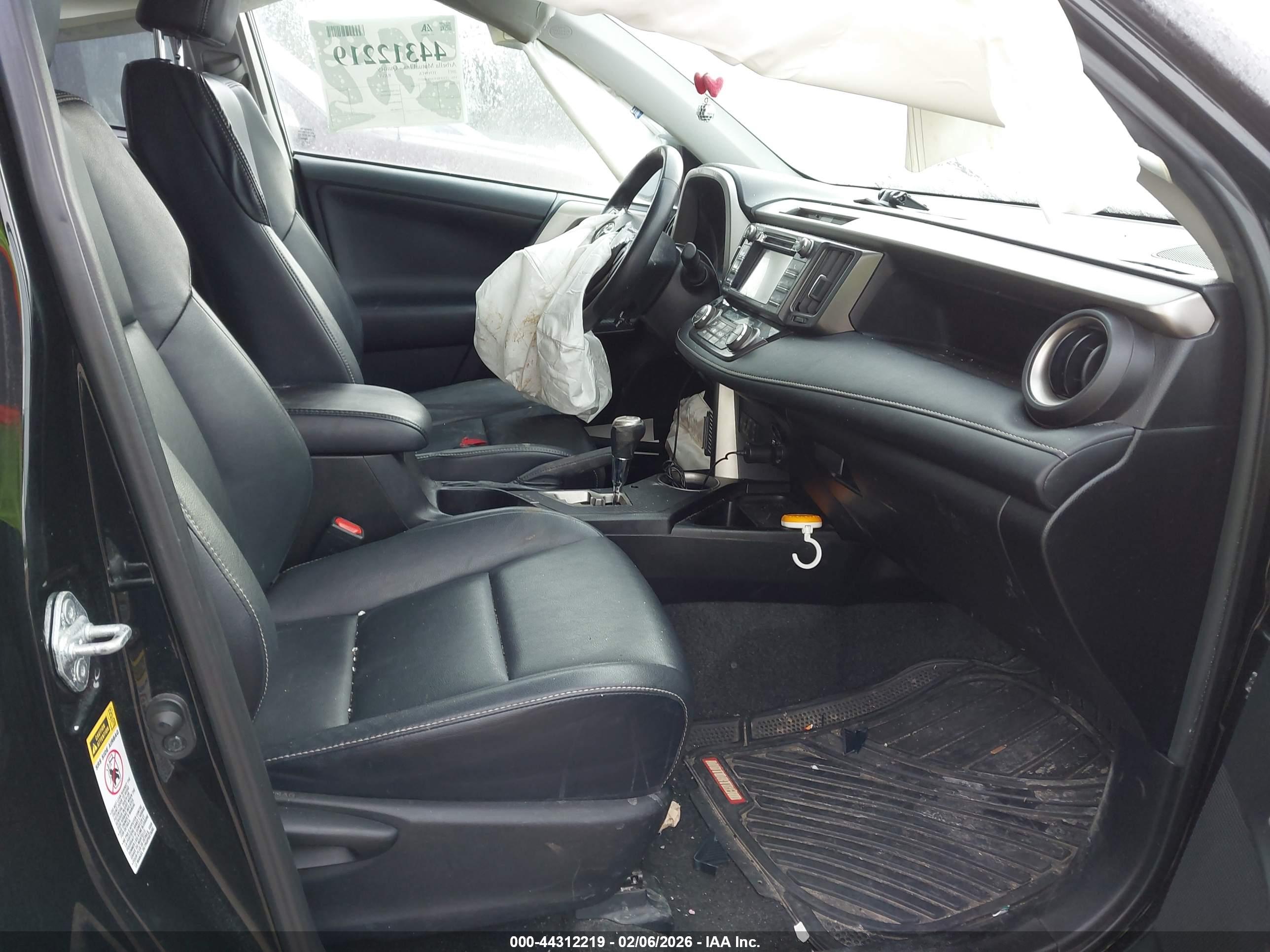 TOYOTA RAV4 image 5