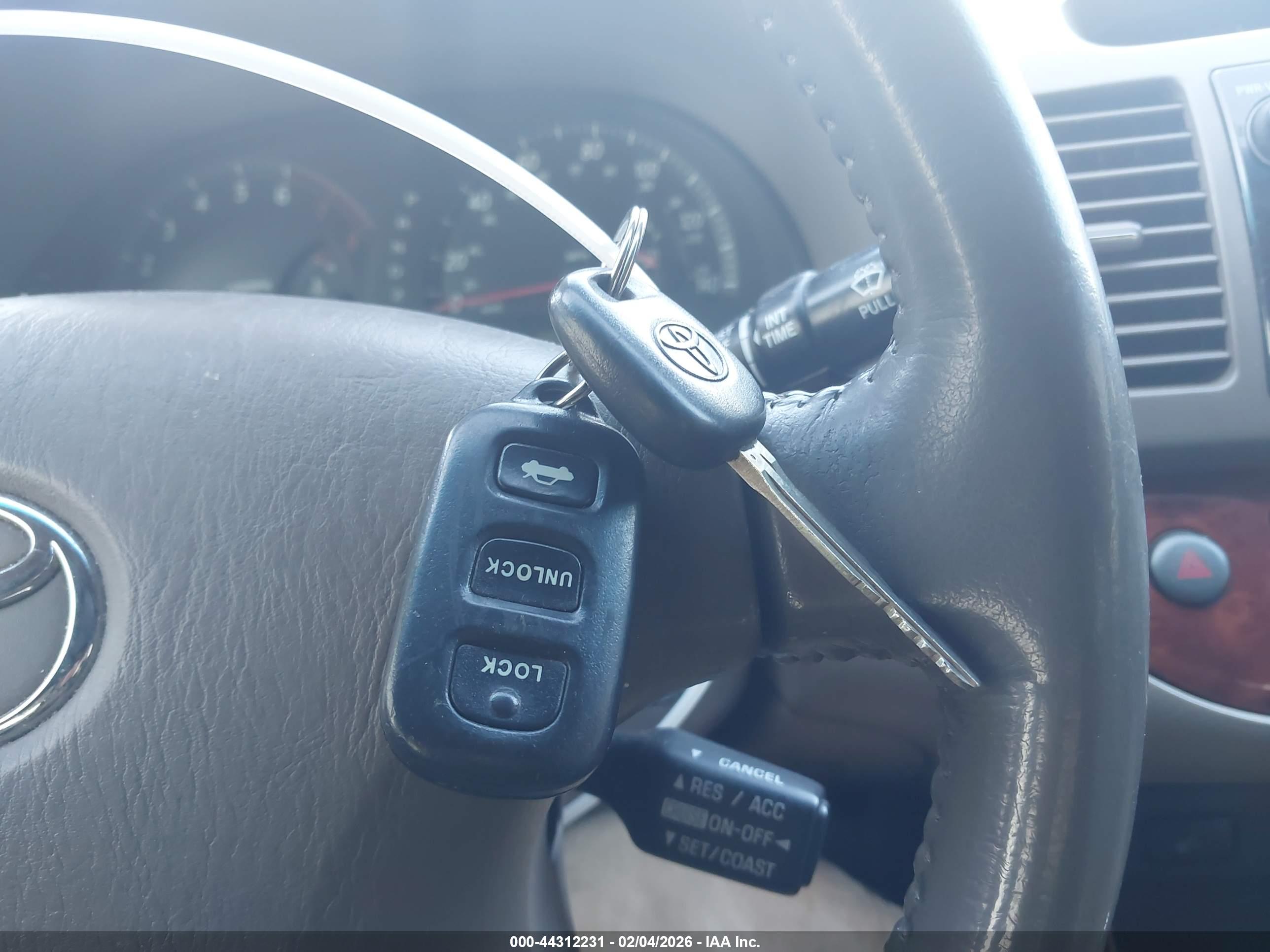TOYOTA CAMRY image 11