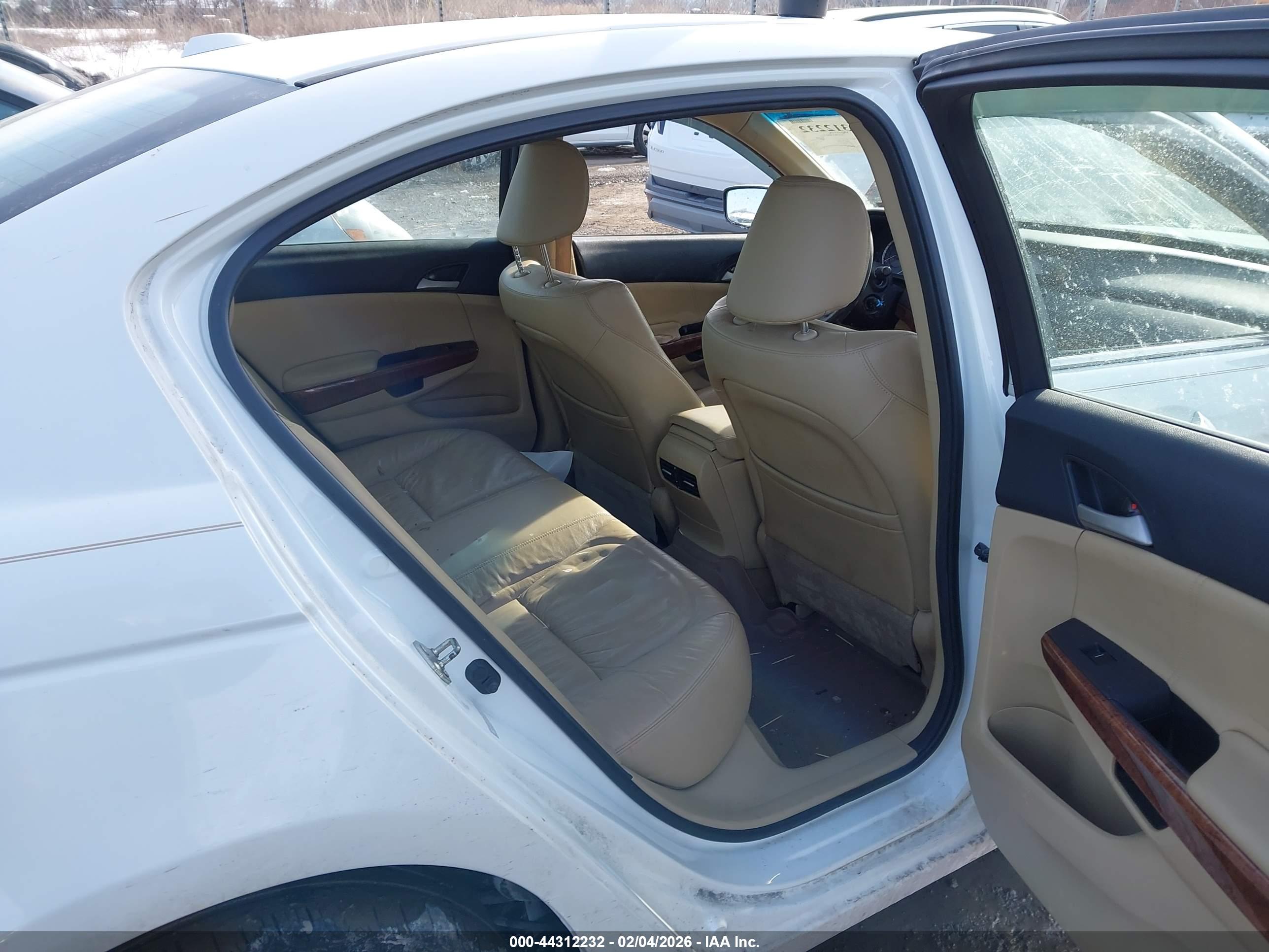 HONDA ACCORD image 8