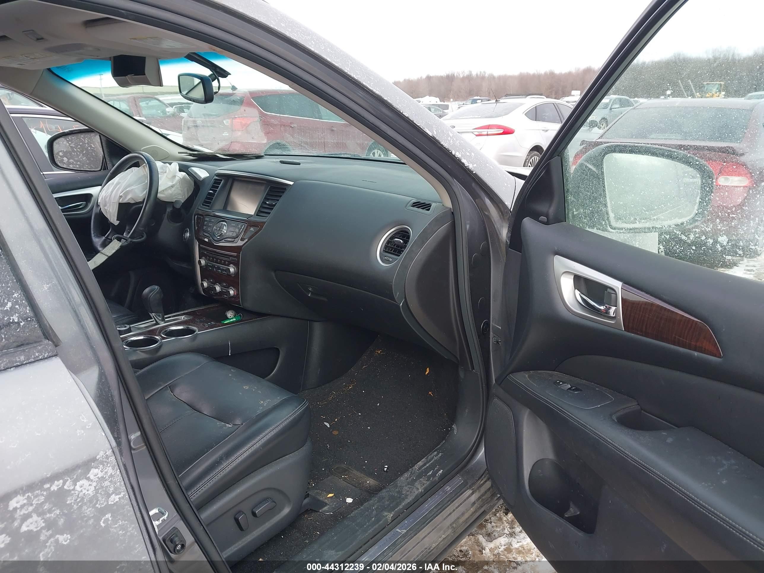 NISSAN PATHFINDER image 5