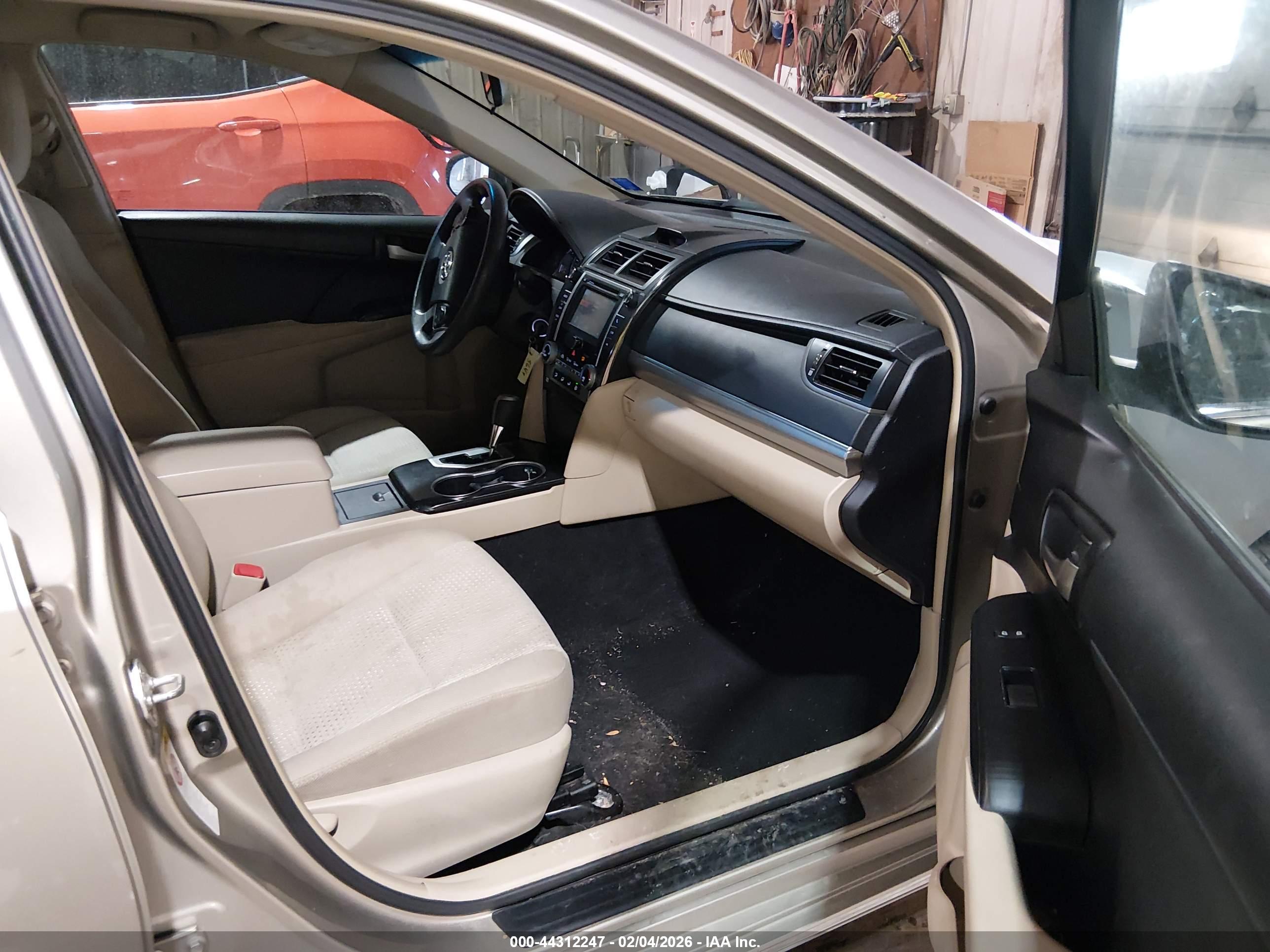 TOYOTA CAMRY image 5