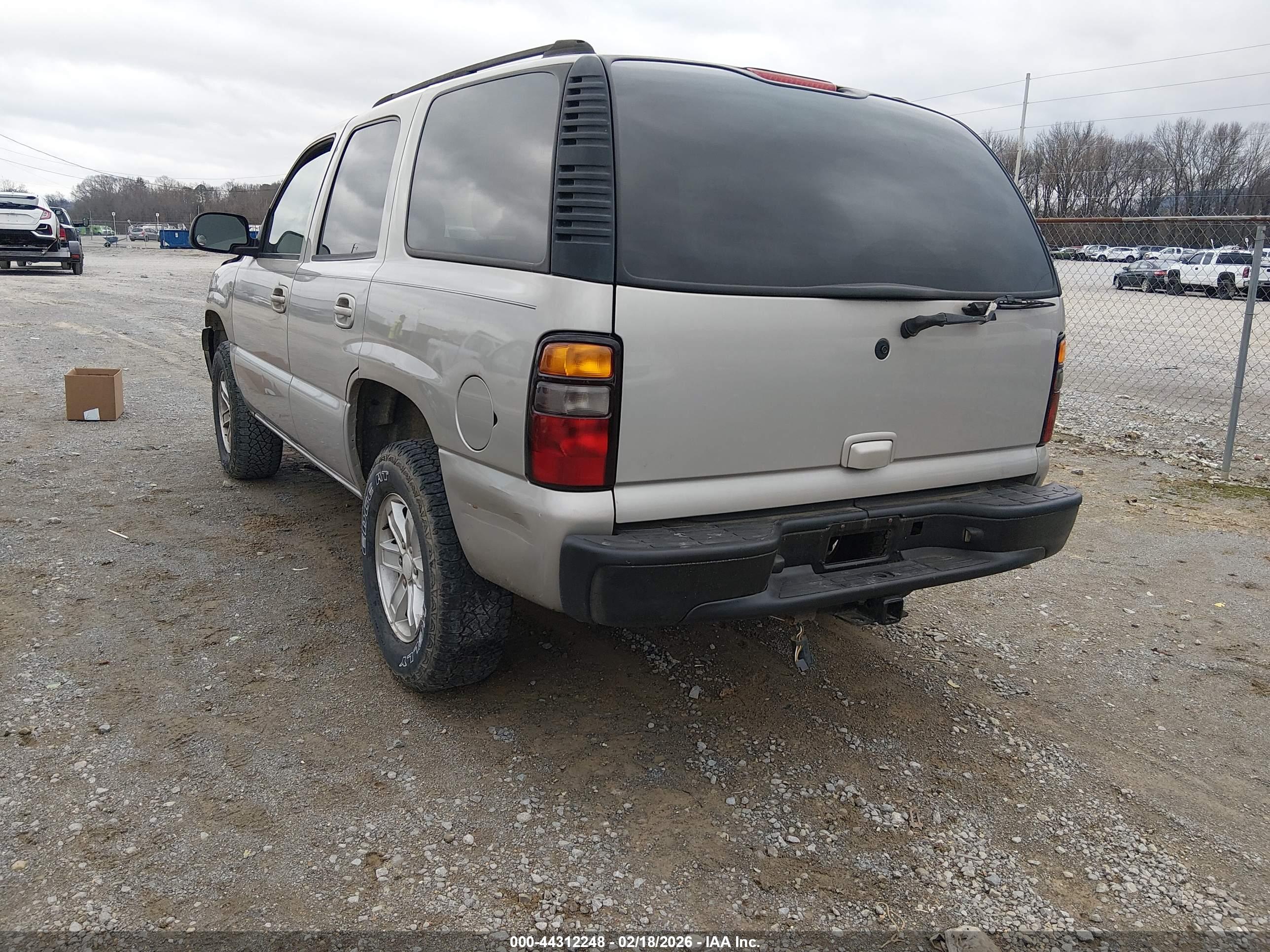GMC YUKON image 3