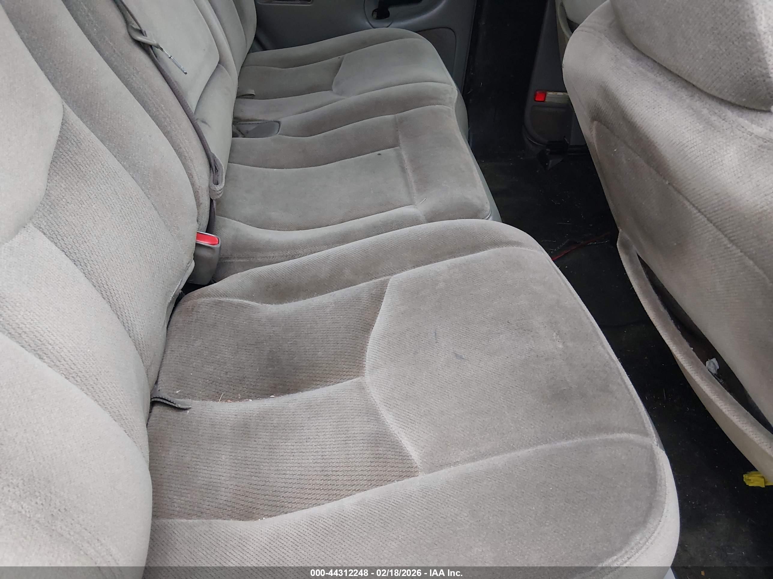 GMC YUKON image 8