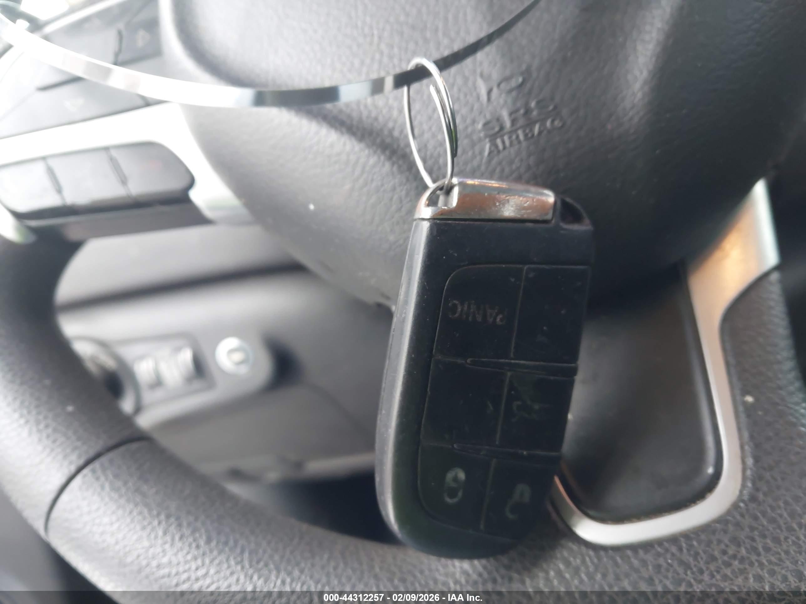 CHRYSLER 200 image 11