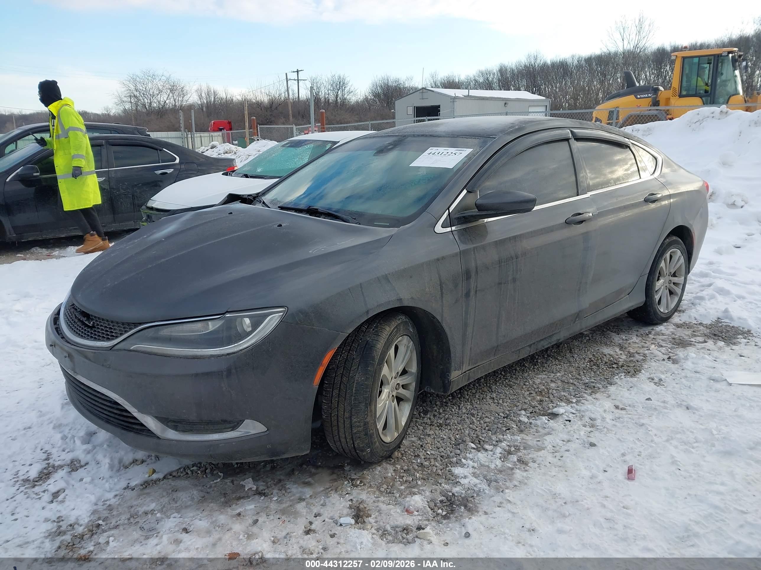 CHRYSLER 200 image 2