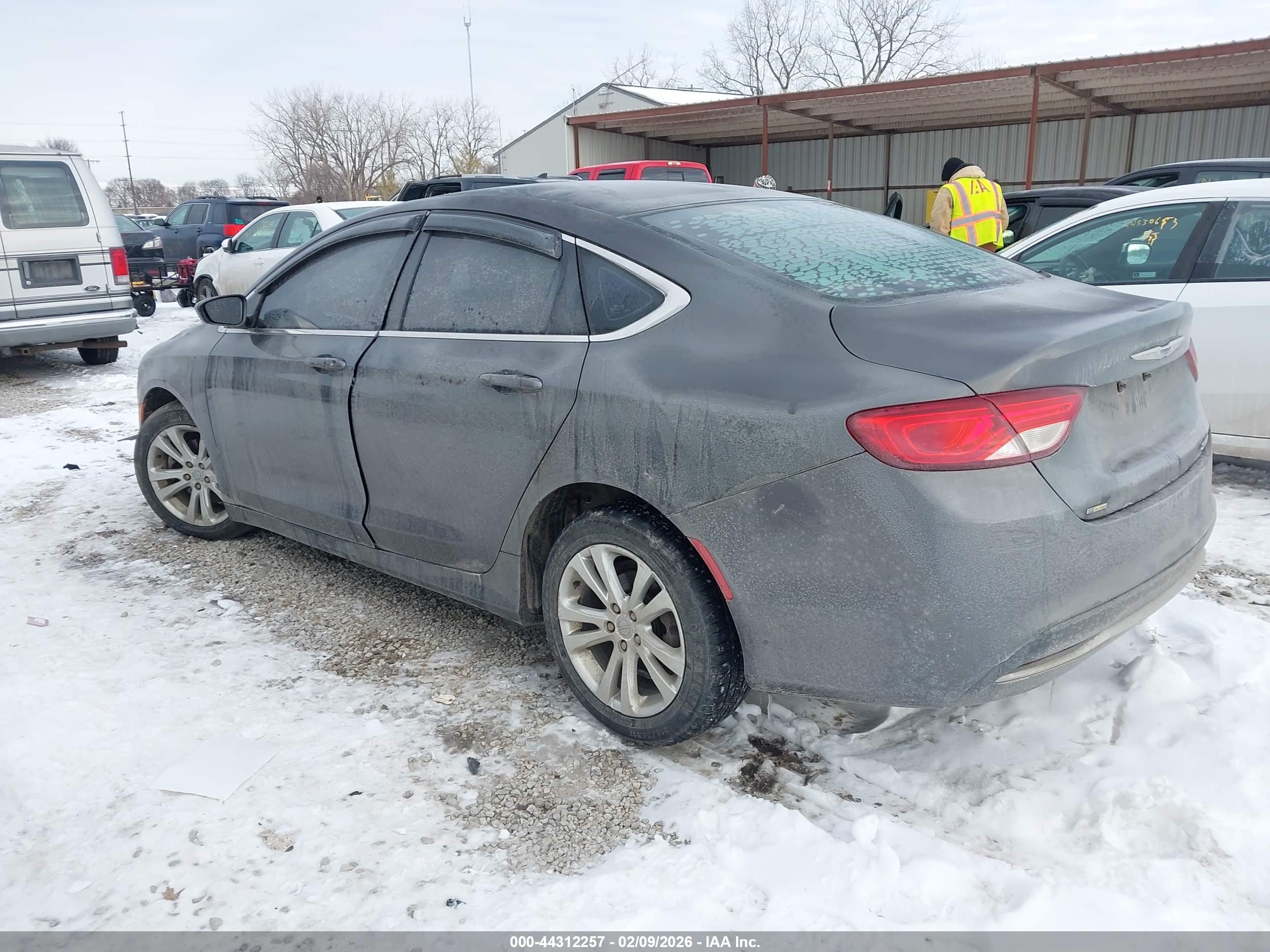 CHRYSLER 200 image 3
