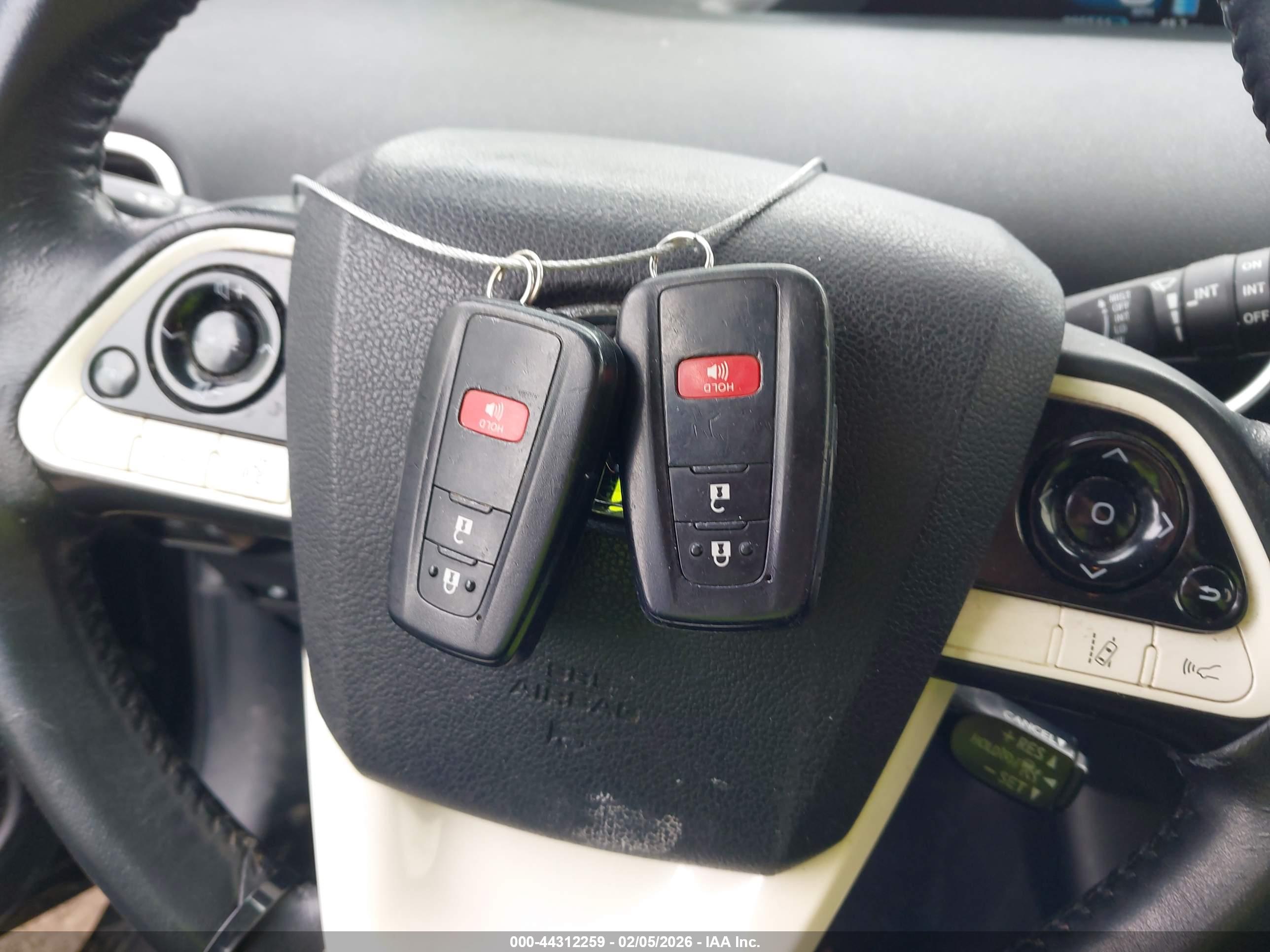 TOYOTA PRIUS image 11