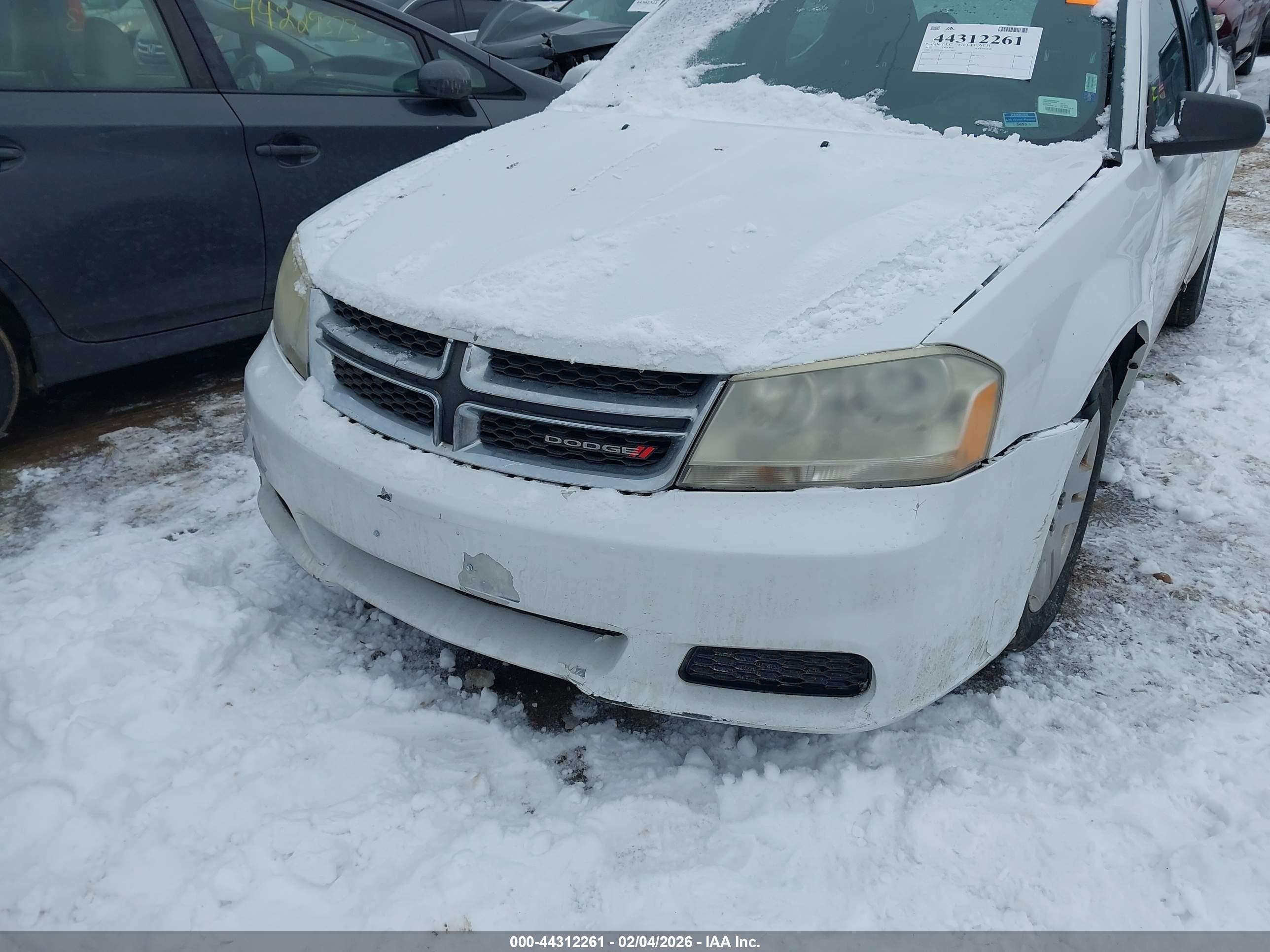 DODGE AVENGER image 6