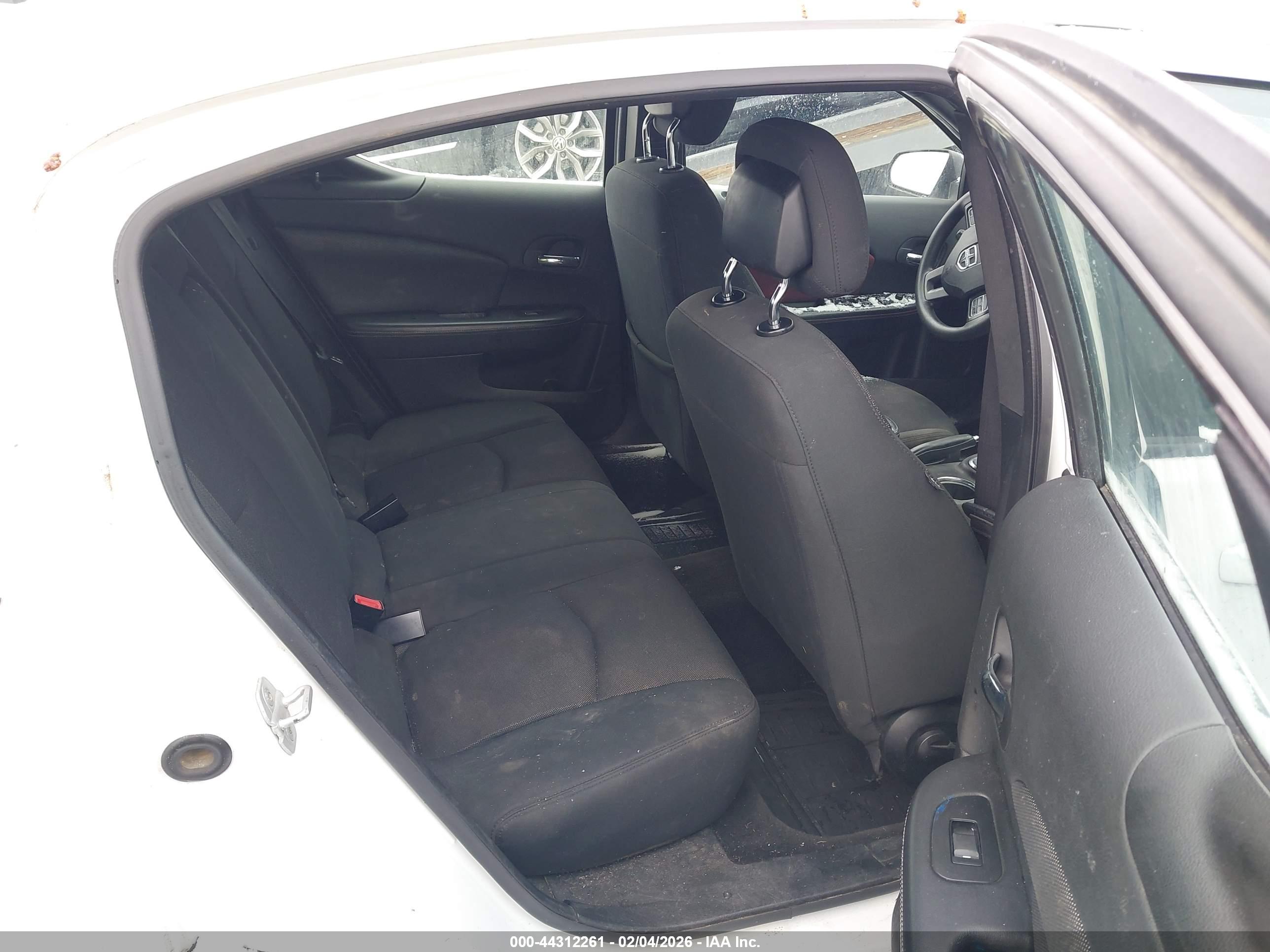 DODGE AVENGER image 8