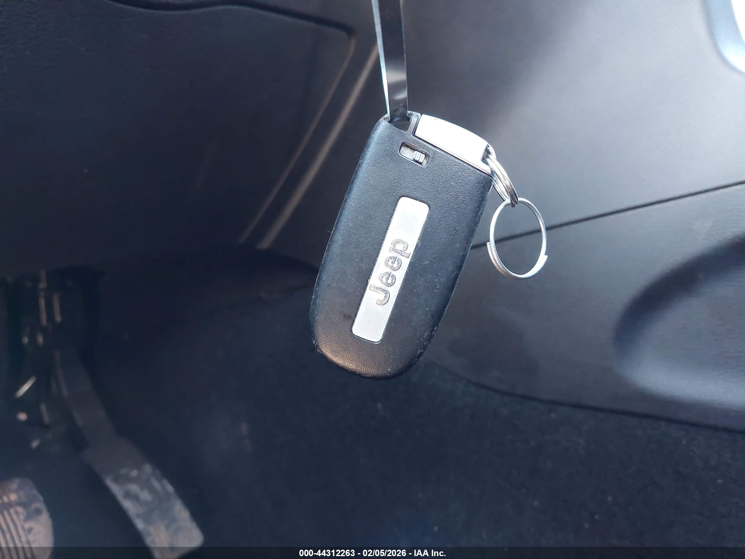 JEEP GRAND image 11