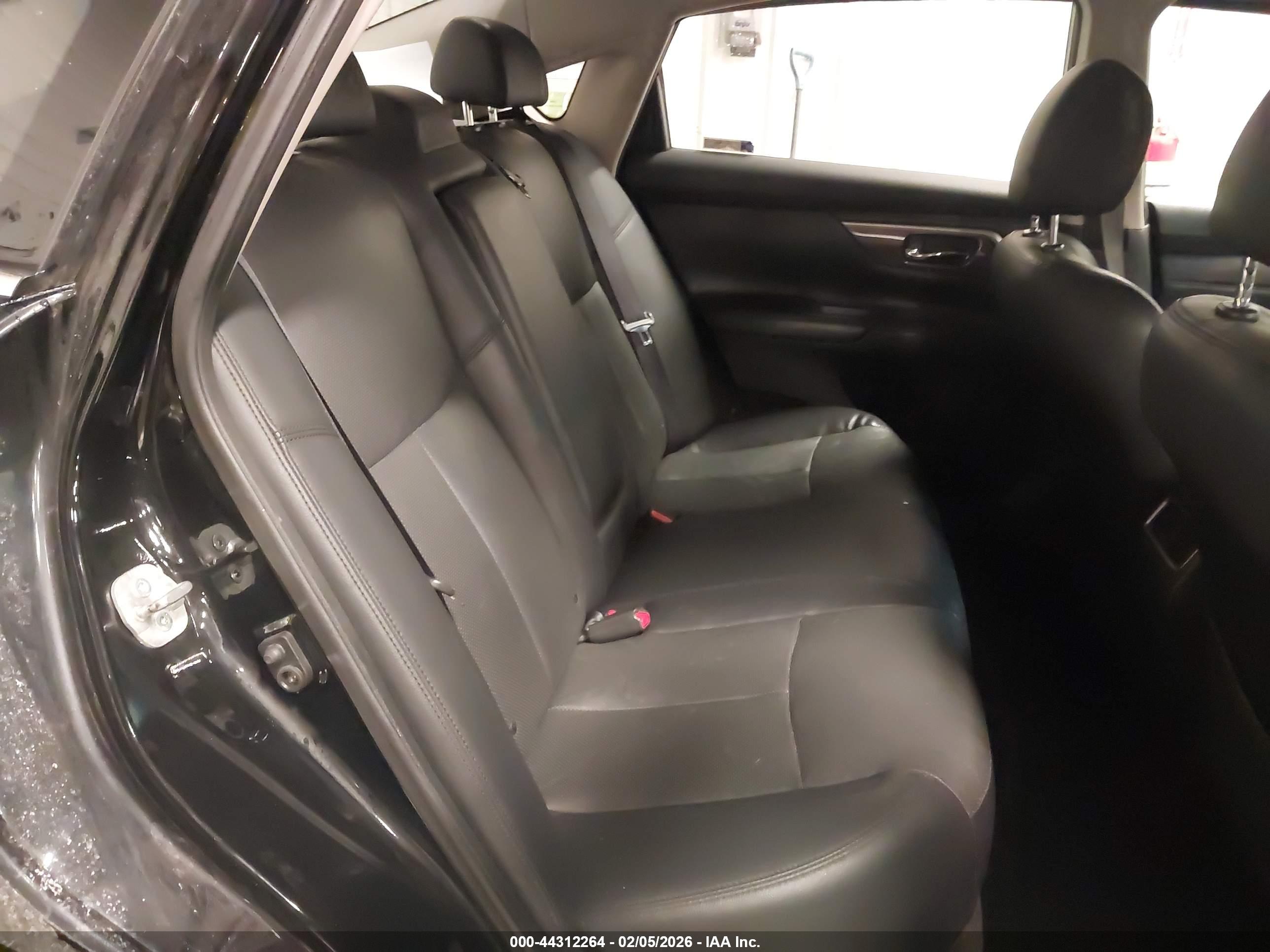 NISSAN ALTIMA image 8
