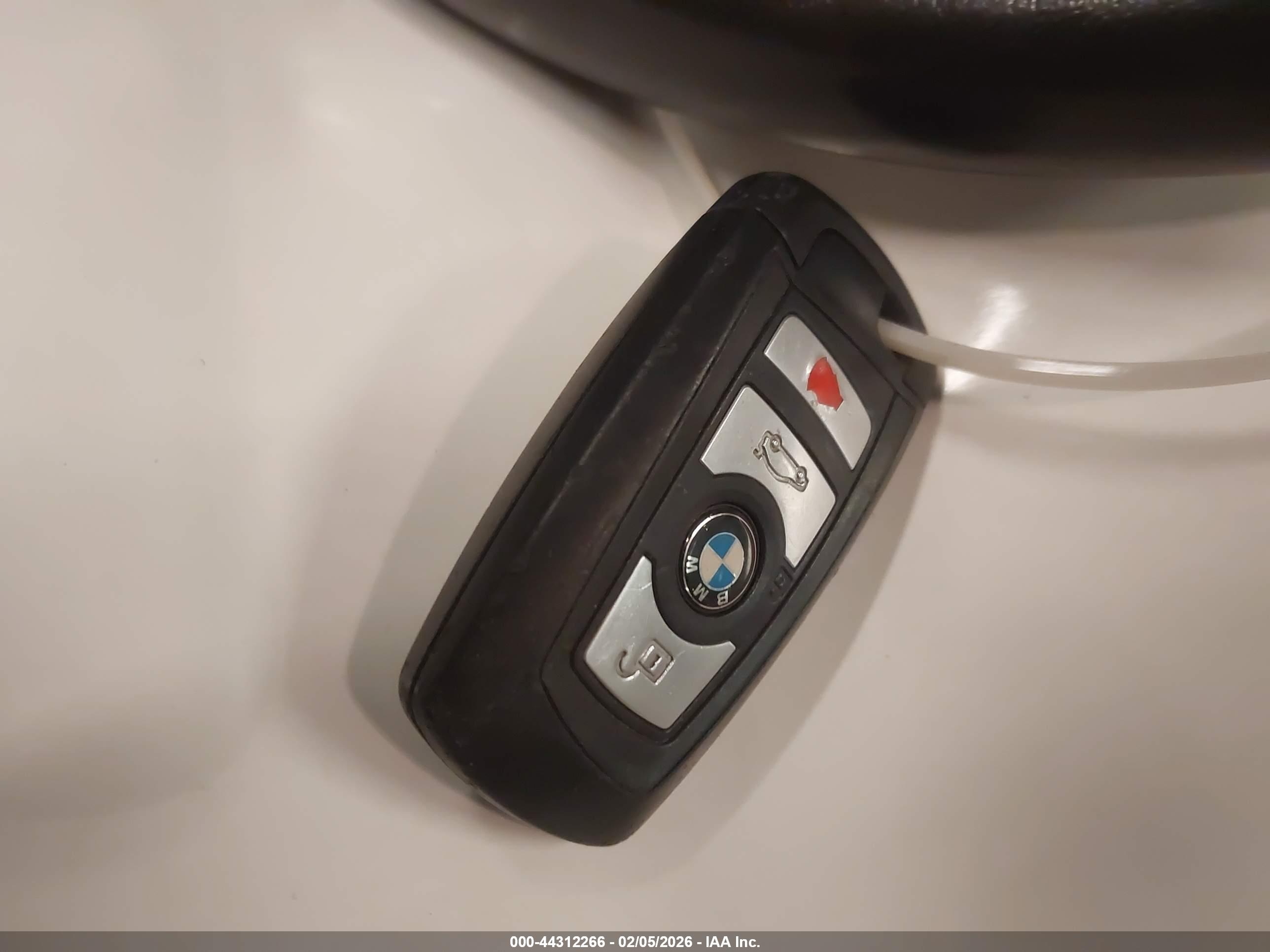 BMW 528I image 11