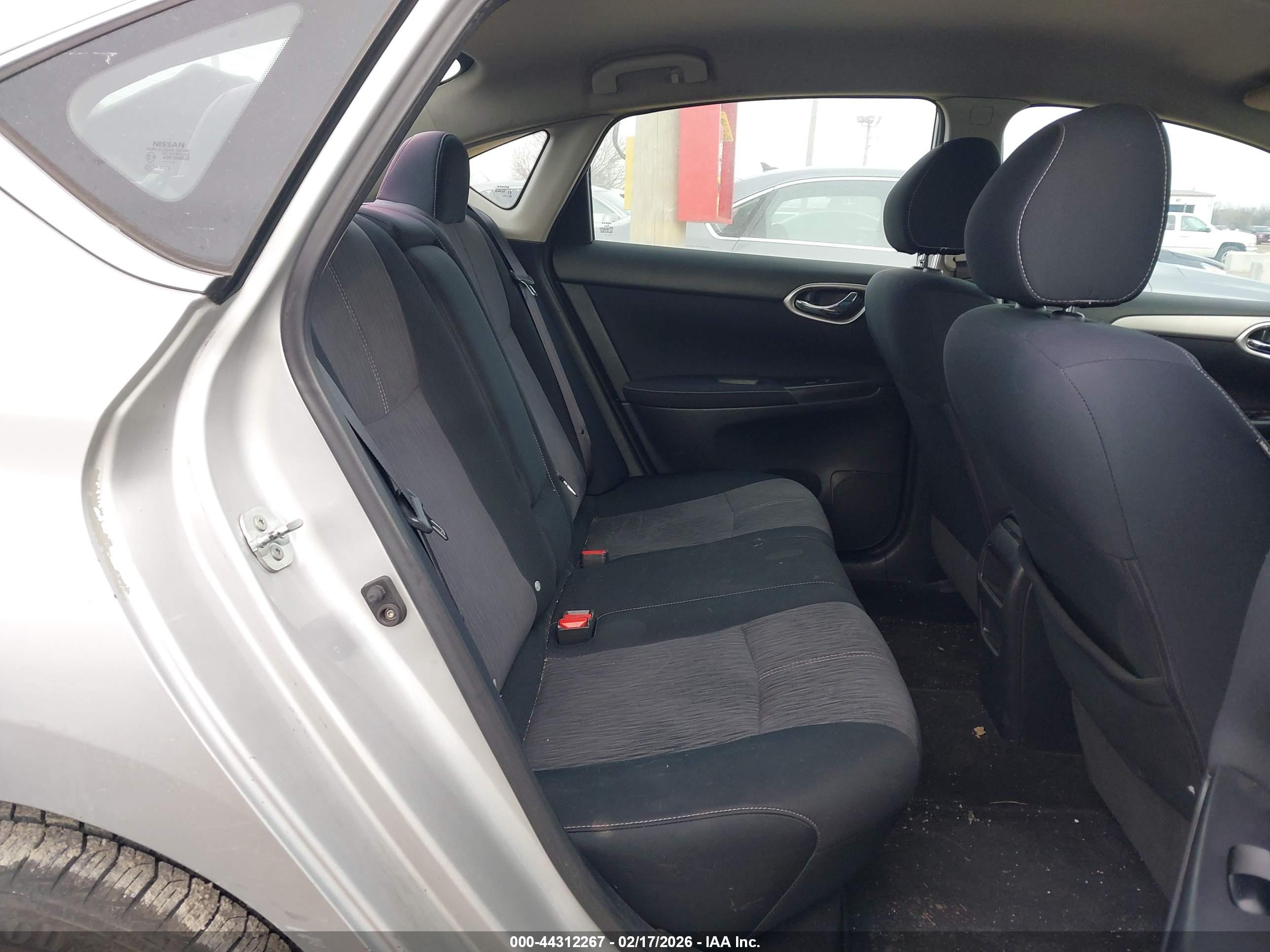 NISSAN SENTRA image 8