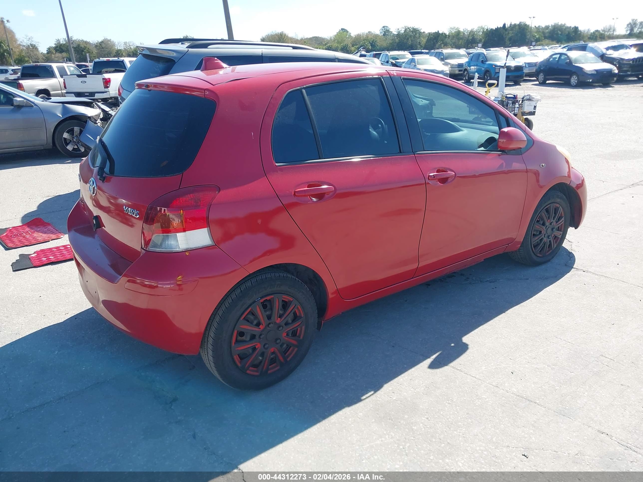 TOYOTA YARIS image 4