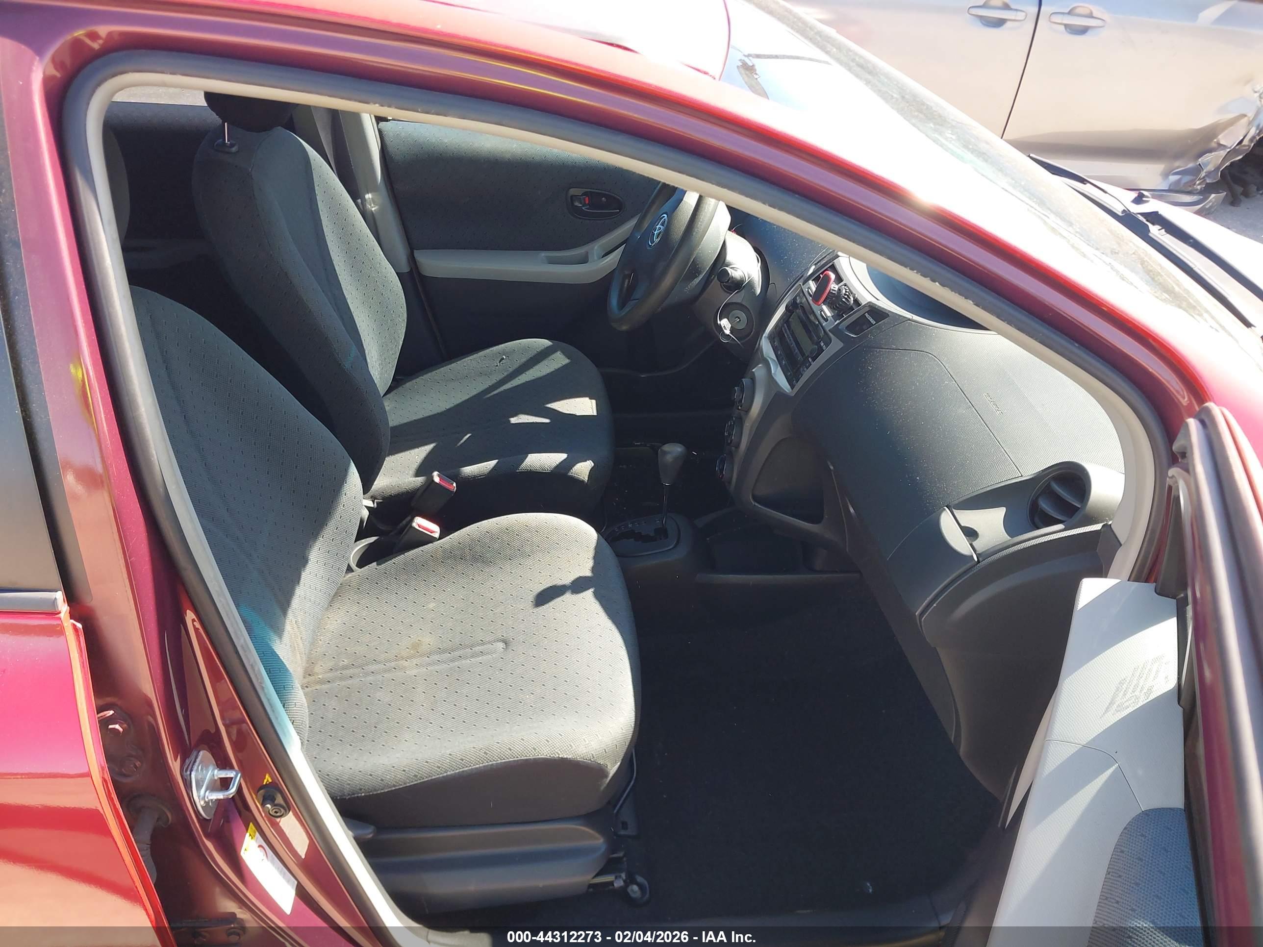 TOYOTA YARIS image 5