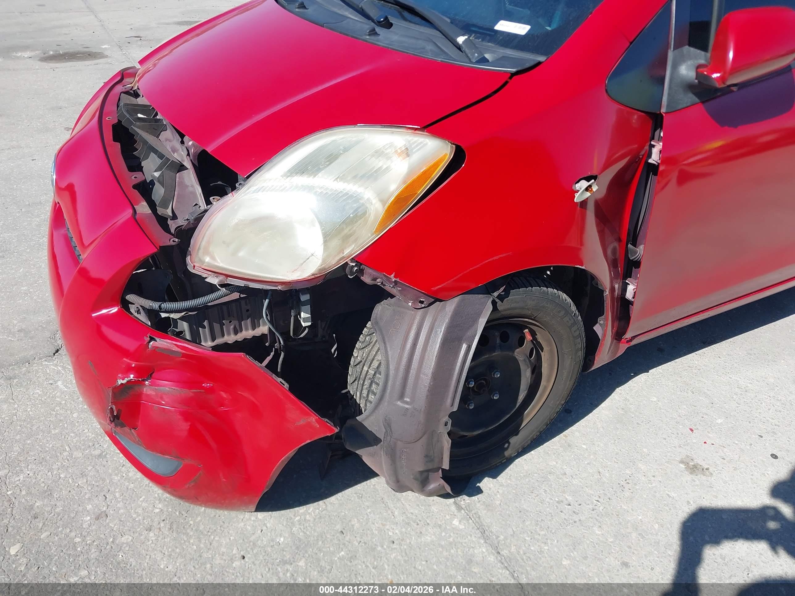 TOYOTA YARIS image 6