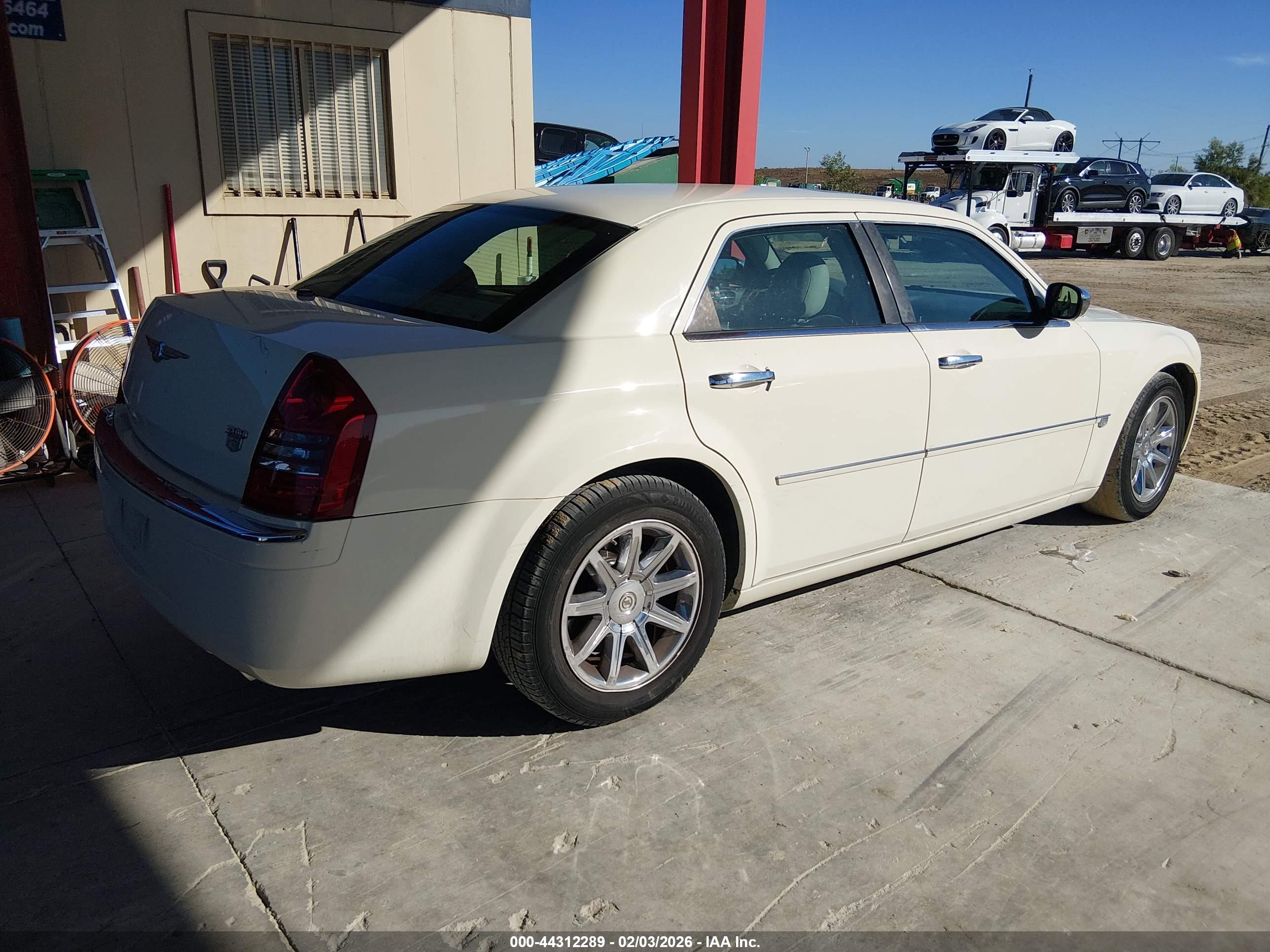 CHRYSLER 300C image 4