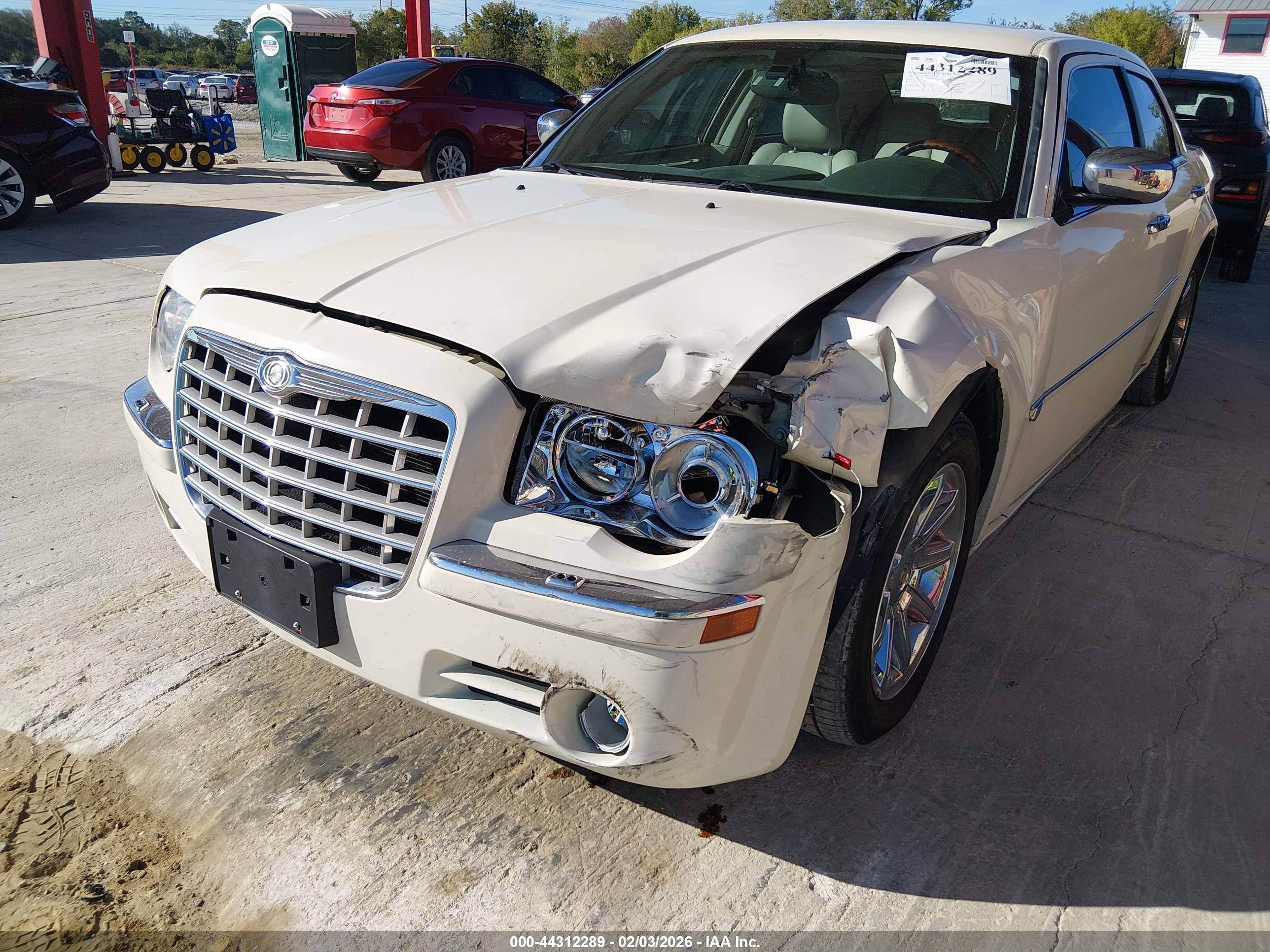 CHRYSLER 300C image 6