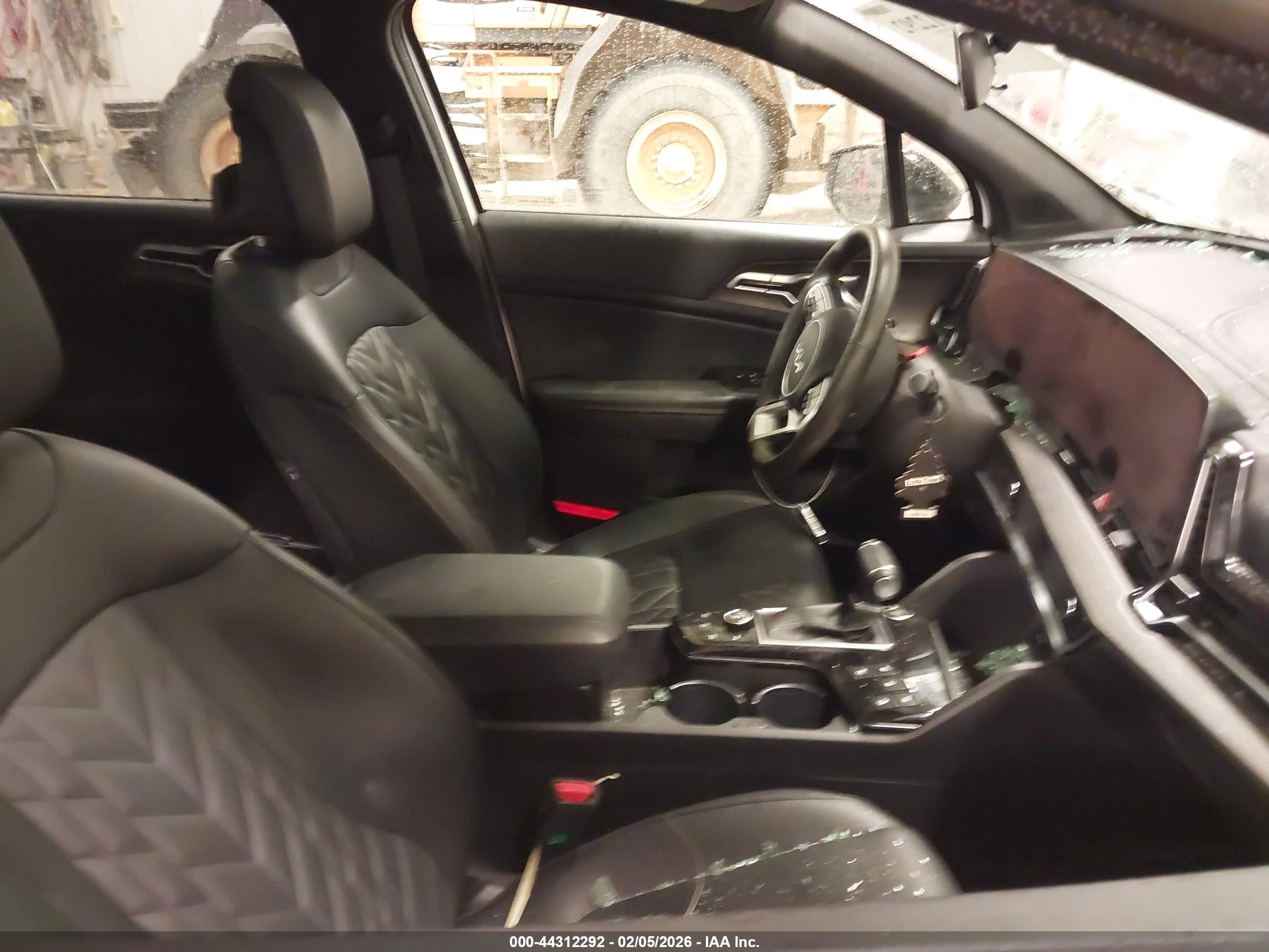 KIA SPORTAGE image 5