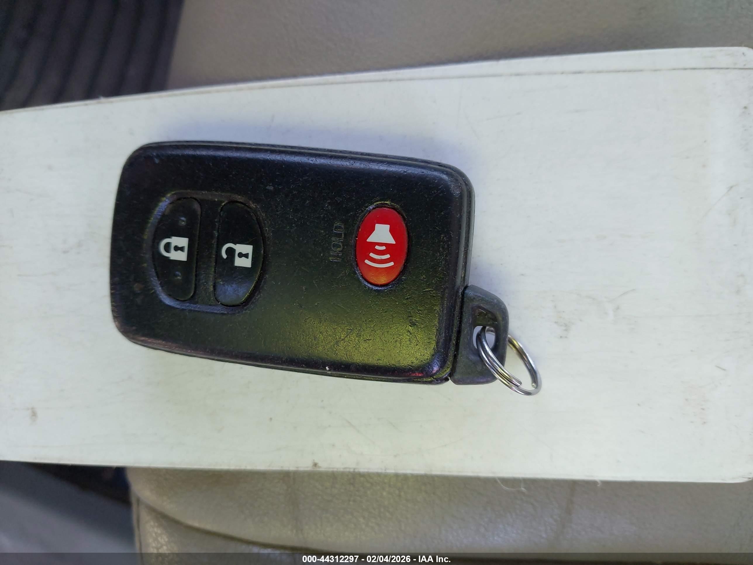 TOYOTA PRIUS image 11