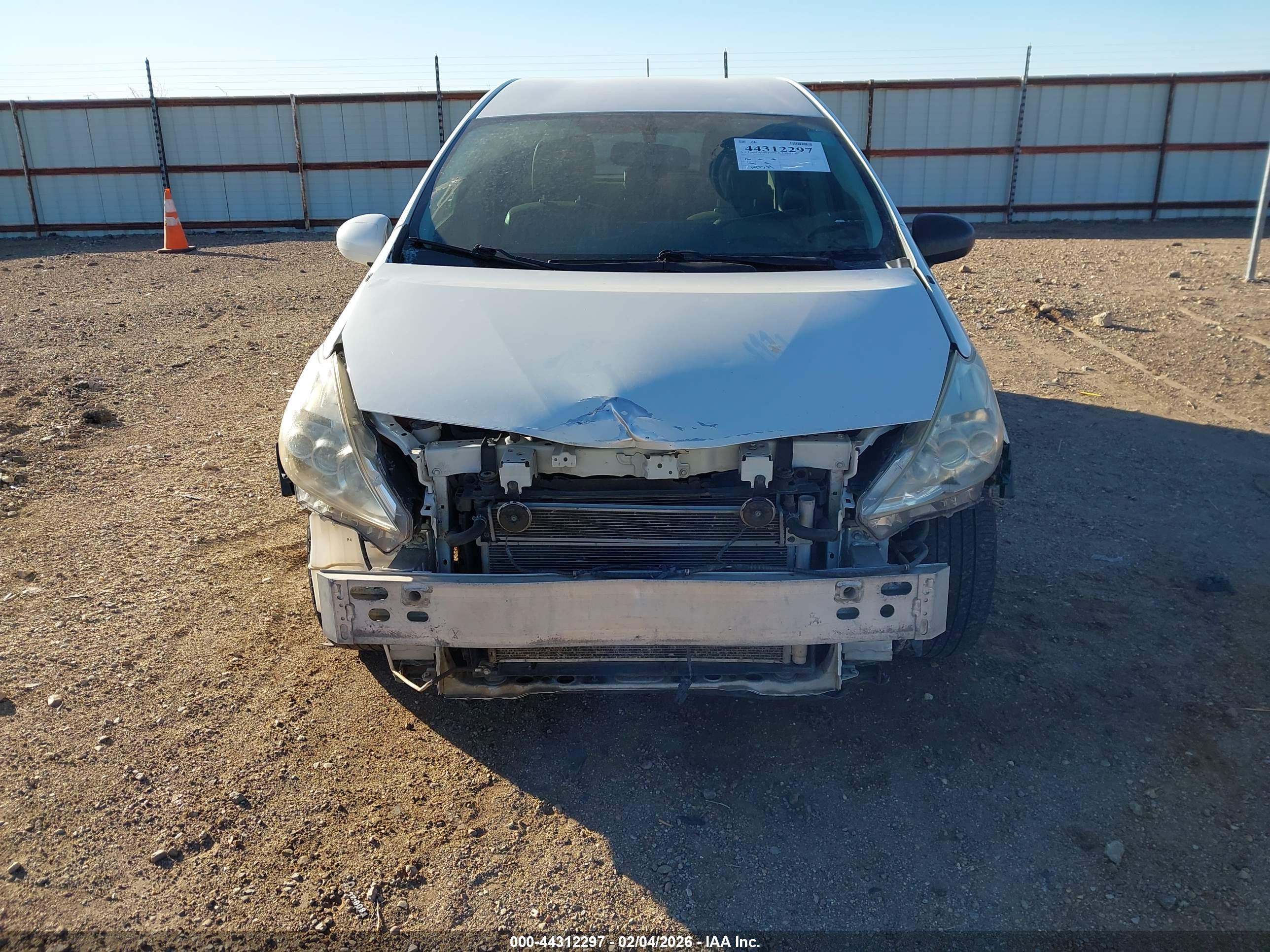 TOYOTA PRIUS image 6