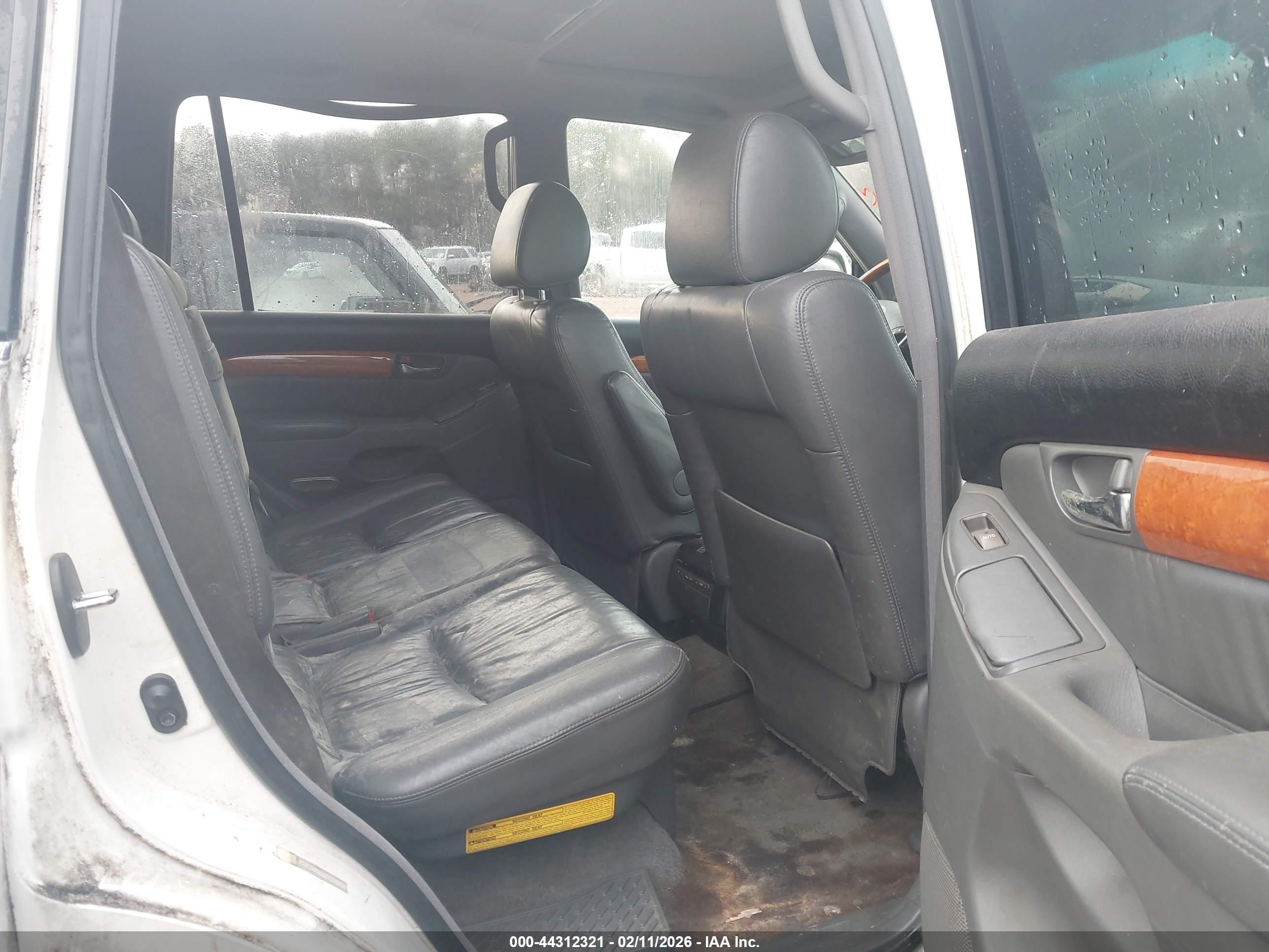 LEXUS GX image 8