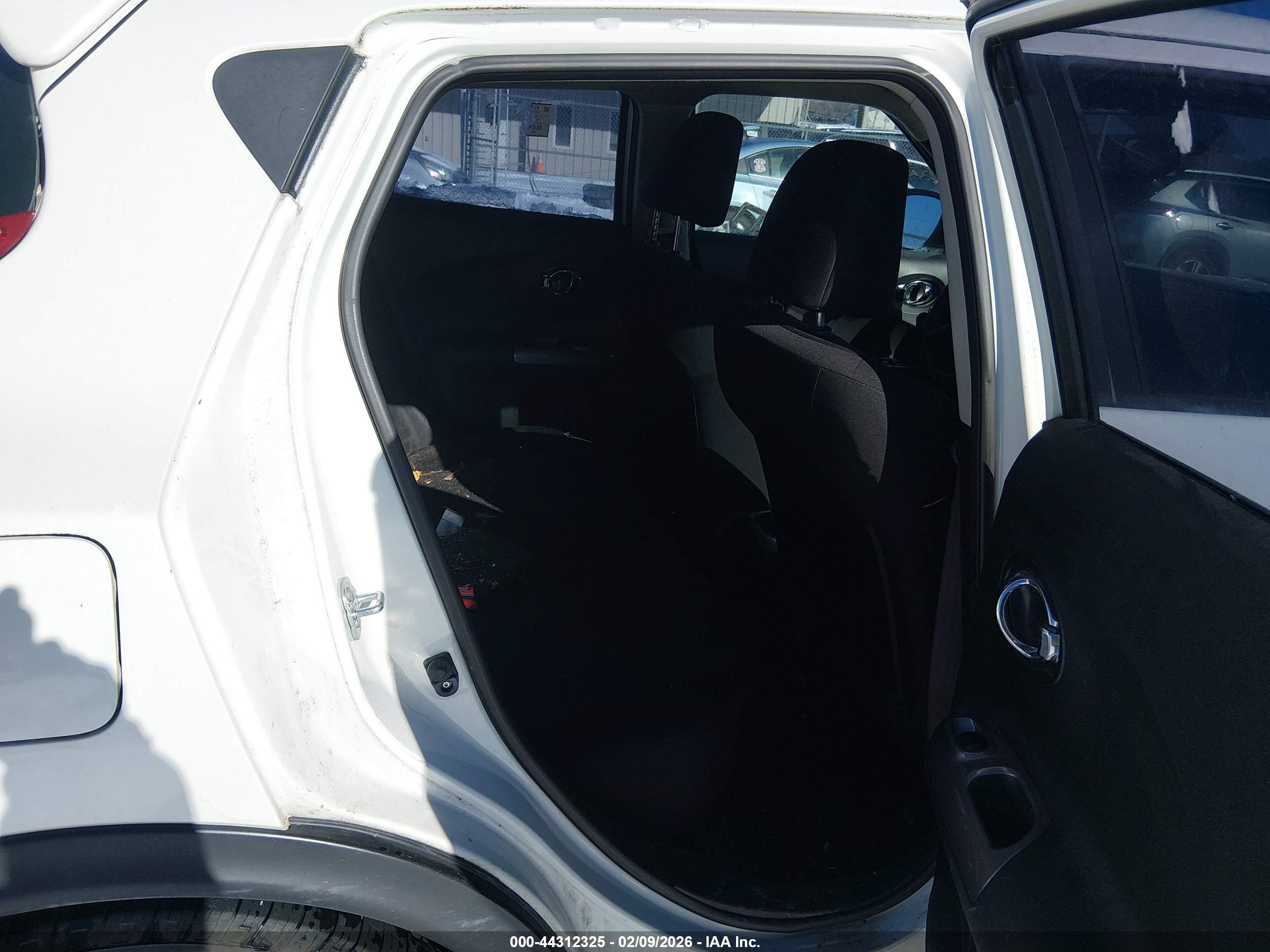 NISSAN JUKE image 8