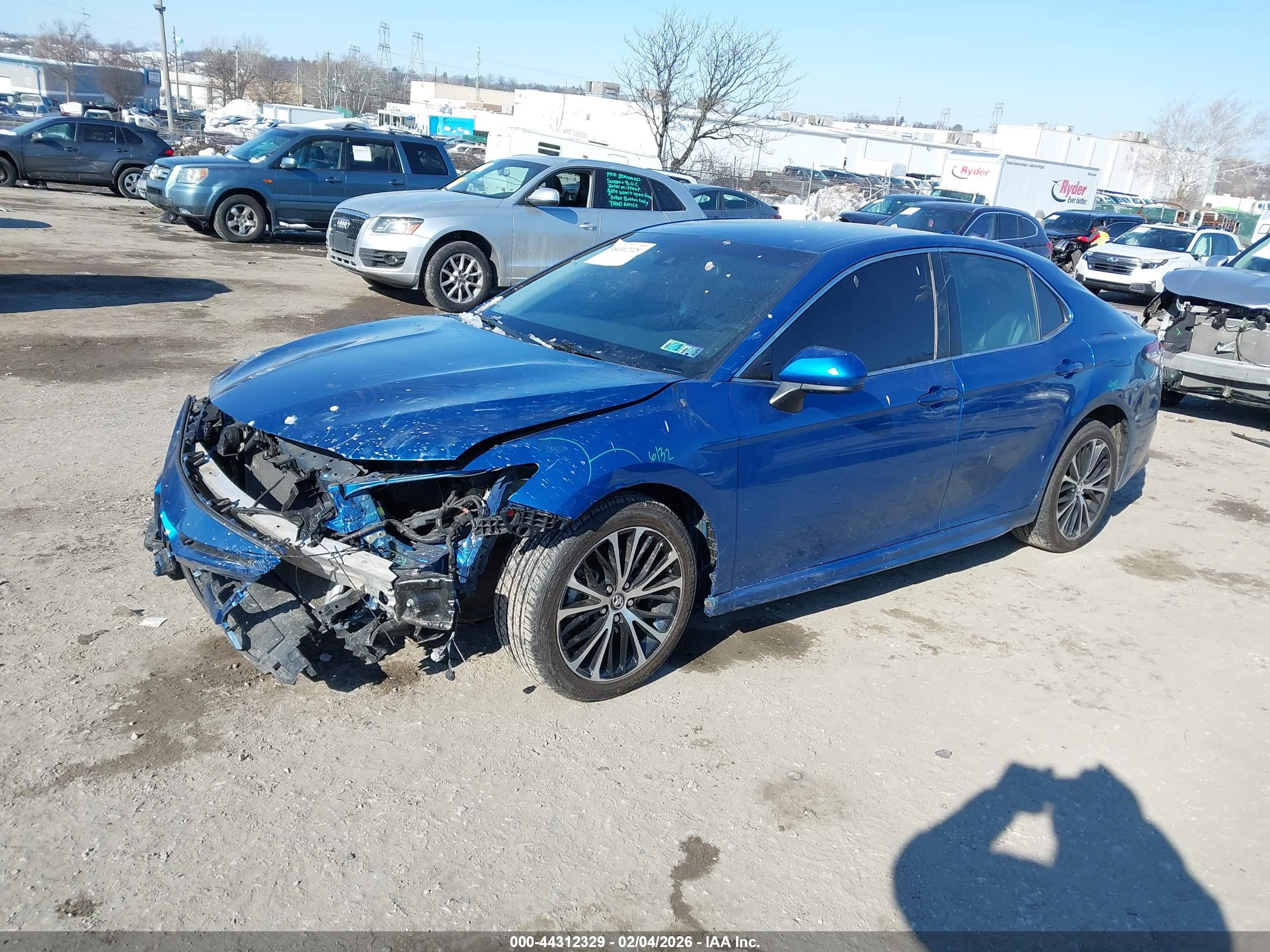 TOYOTA CAMRY image 2