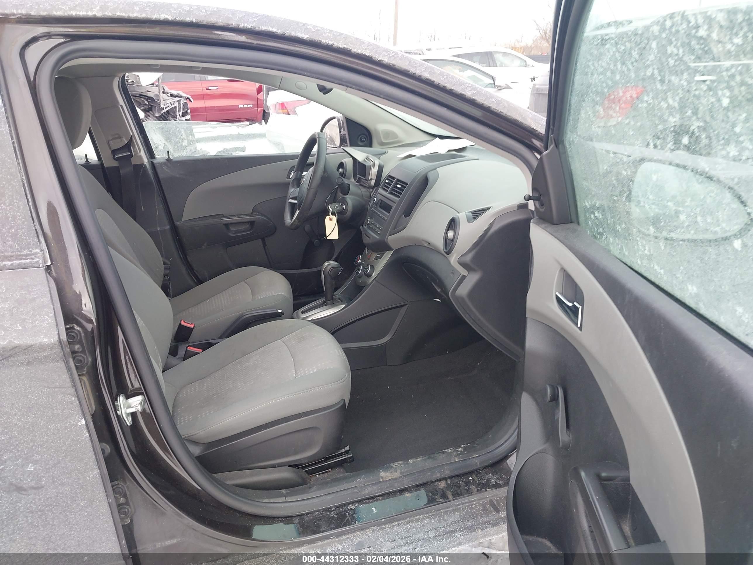 CHEVROLET SONIC image 5