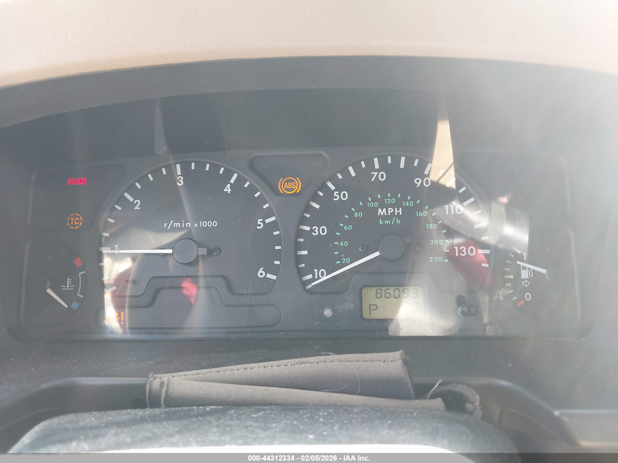 LAND ROVER image 7