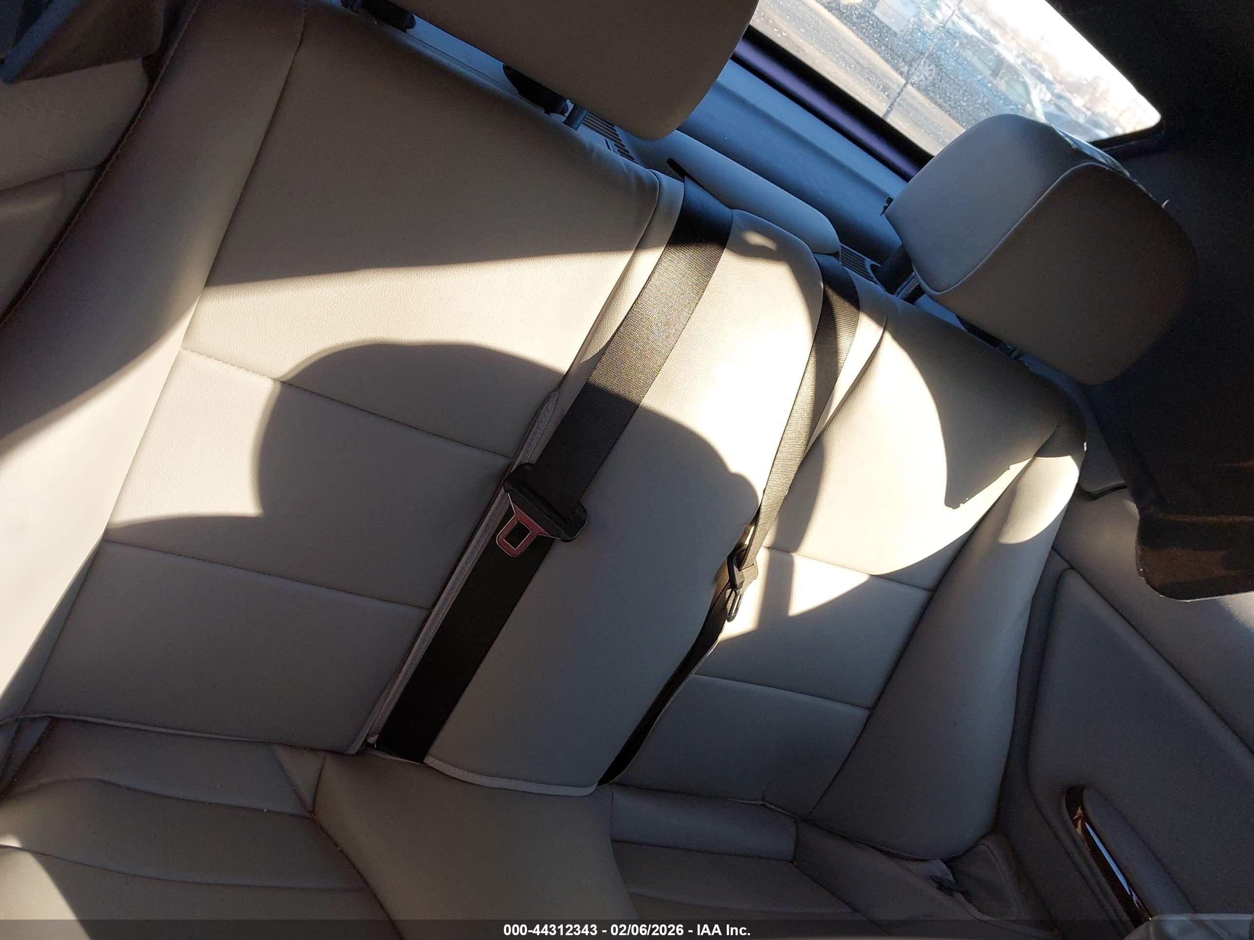 BMW 325CI image 8