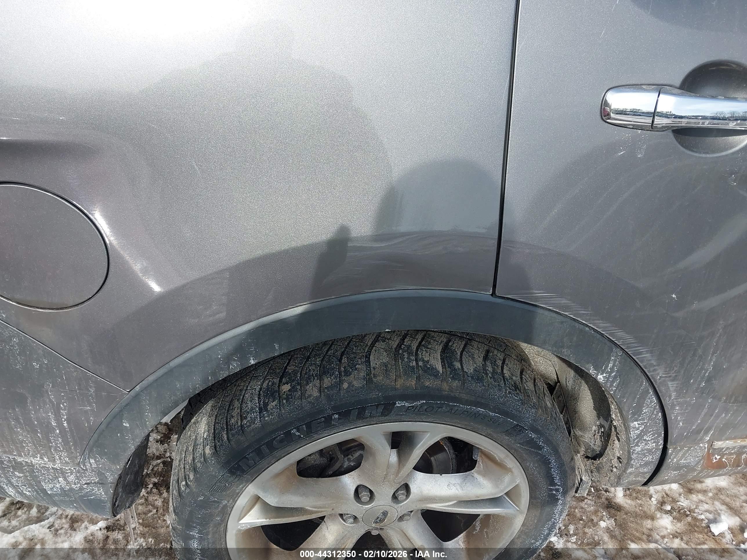 FORD EXPLORER image 6