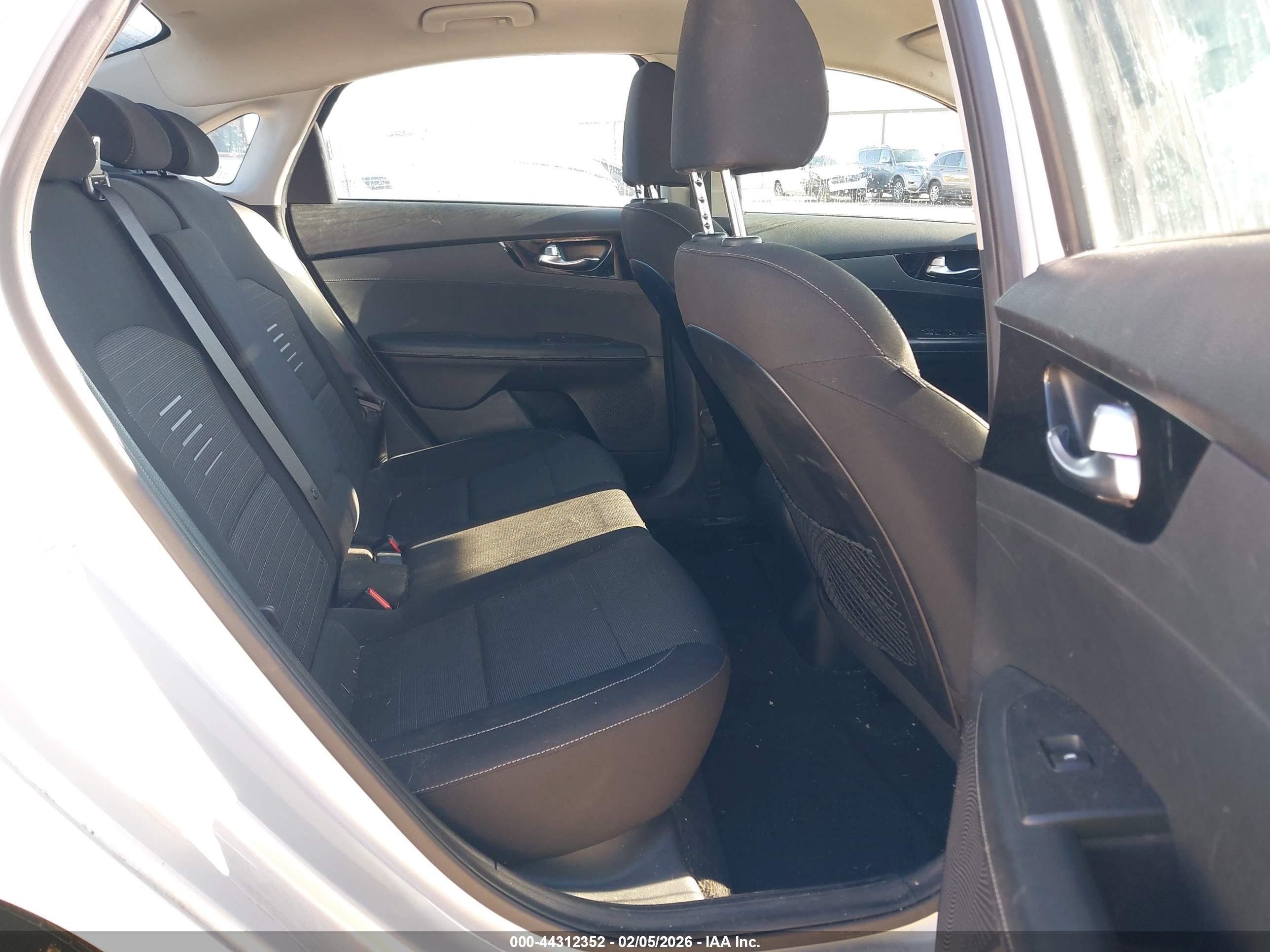 KIA FORTE image 8