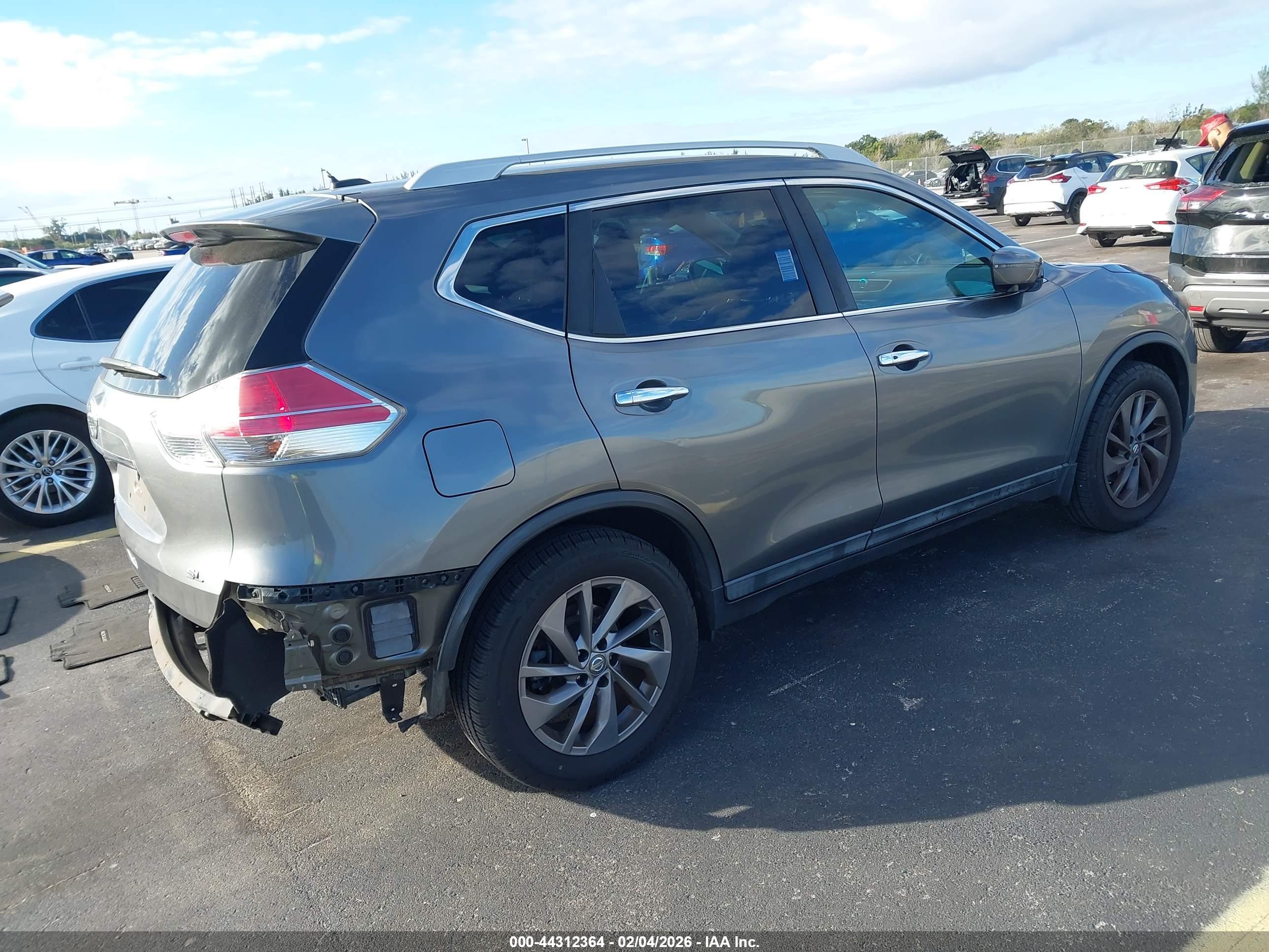NISSAN ROGUE image 4