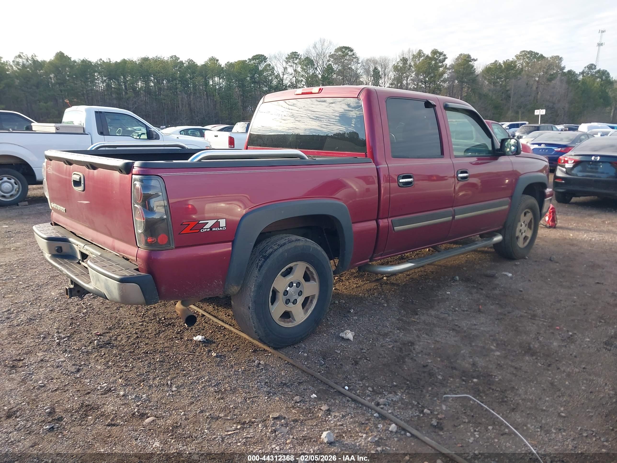 CHEVROLET SILVERADO image 4