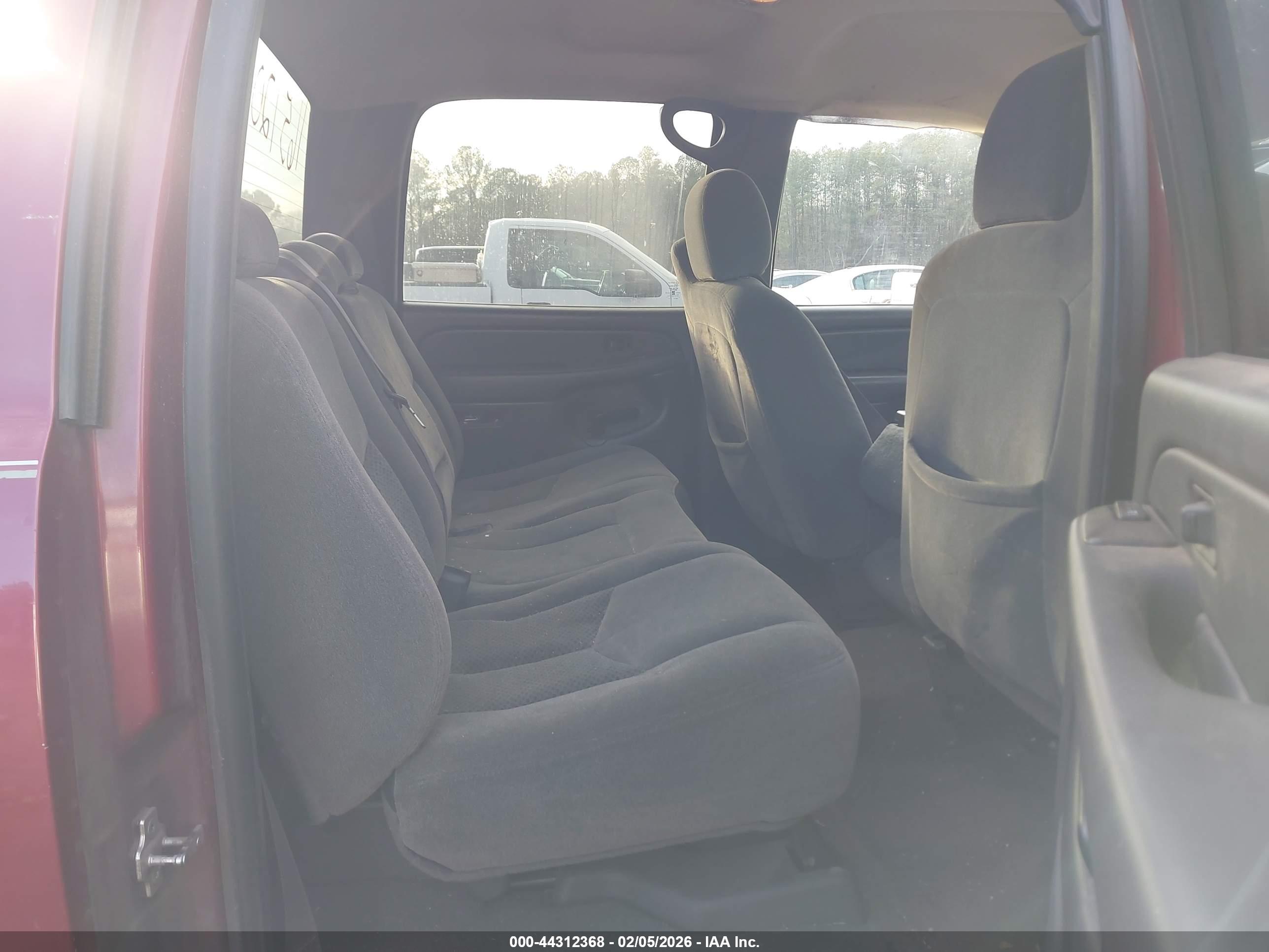 CHEVROLET SILVERADO image 8