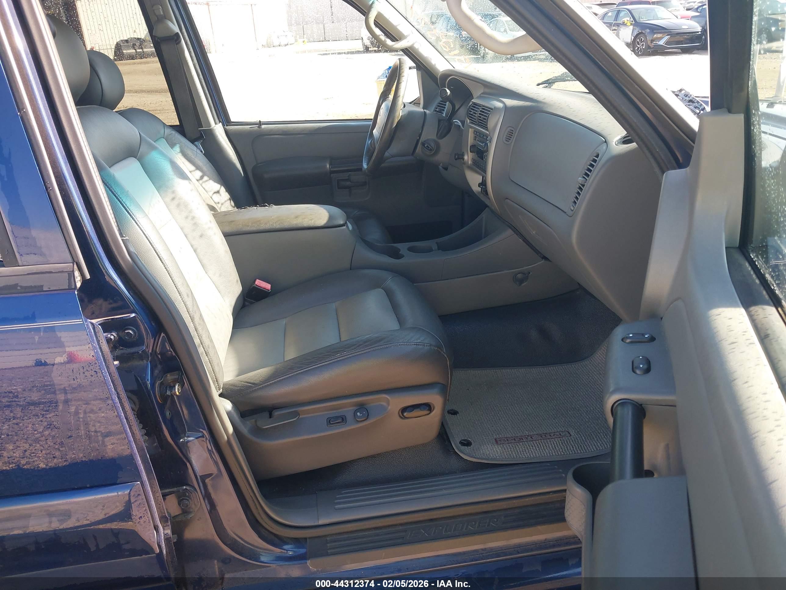 FORD EXPLORER image 5