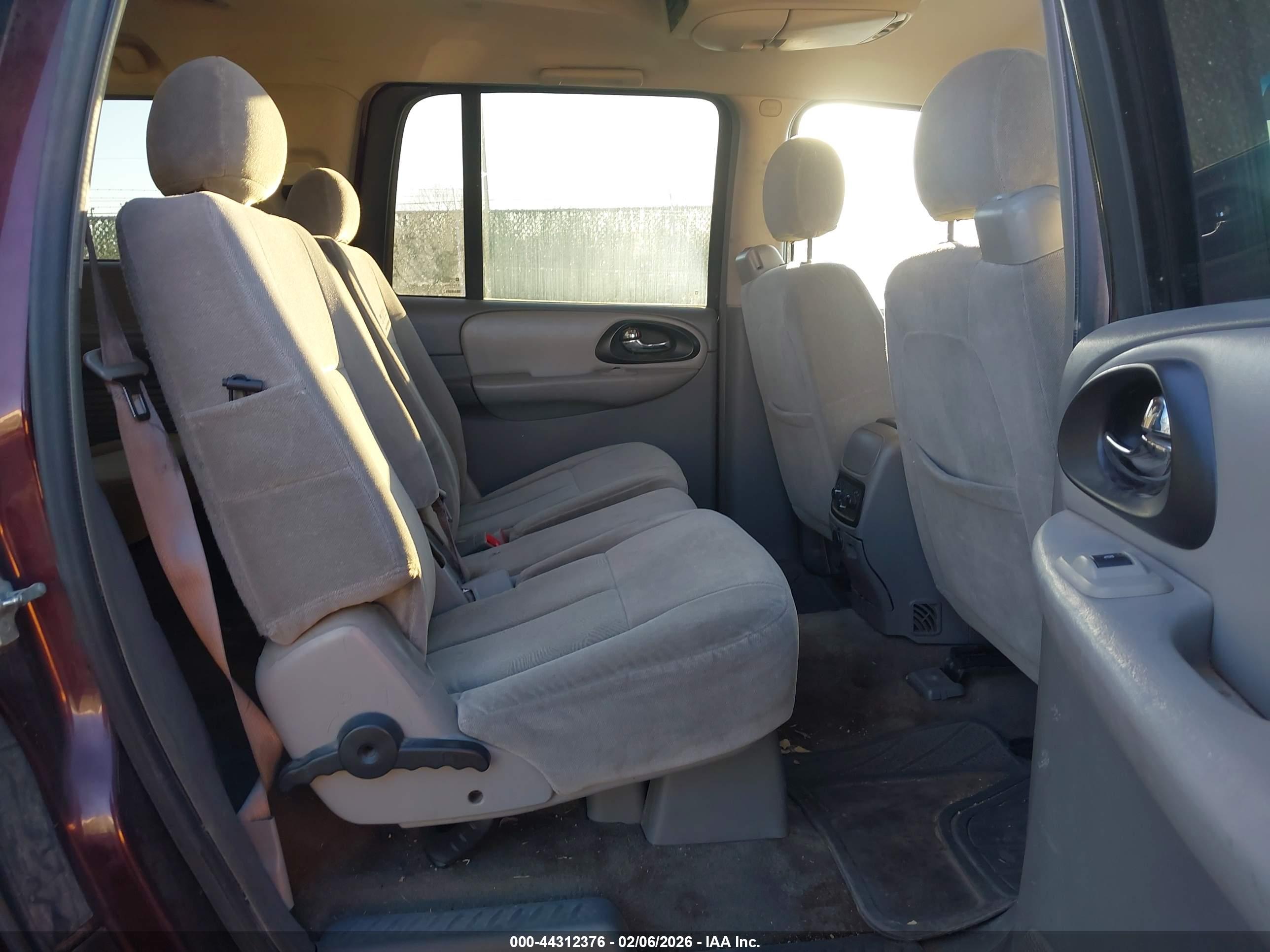 CHEVROLET TRAILBLAZER image 8