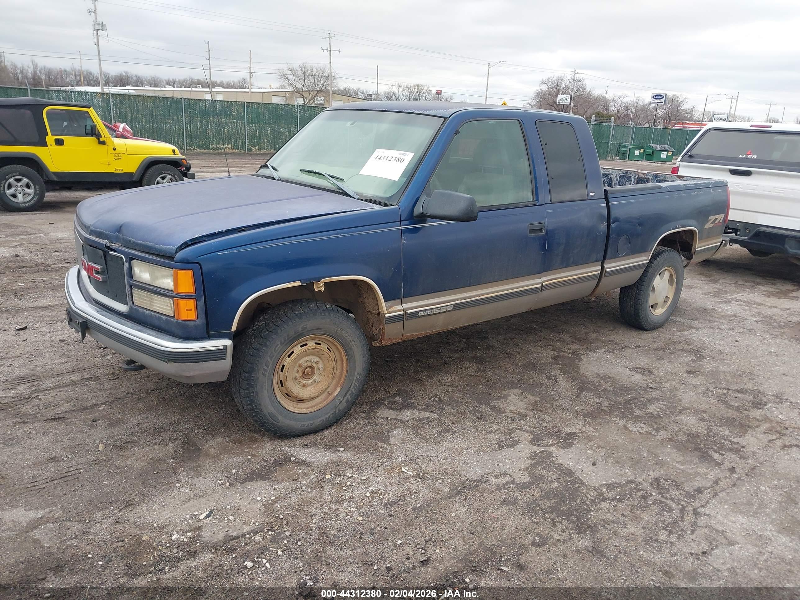 GMC SIERRA image 2