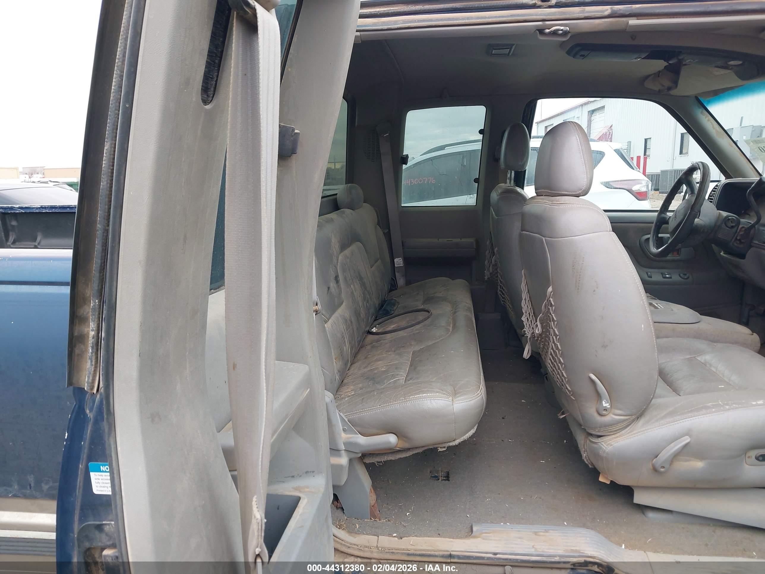 GMC SIERRA image 8
