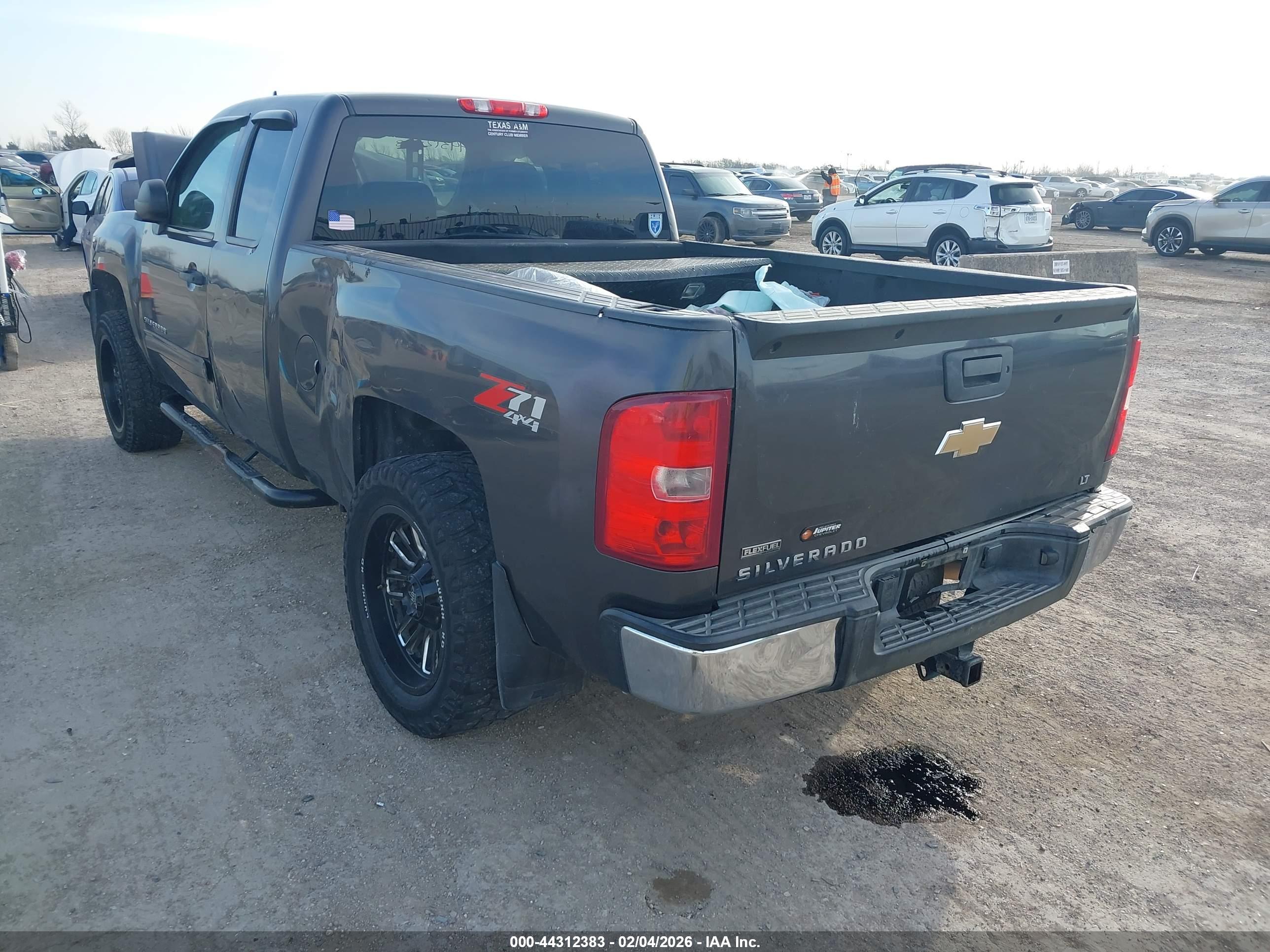 CHEVROLET SILVERADO image 3