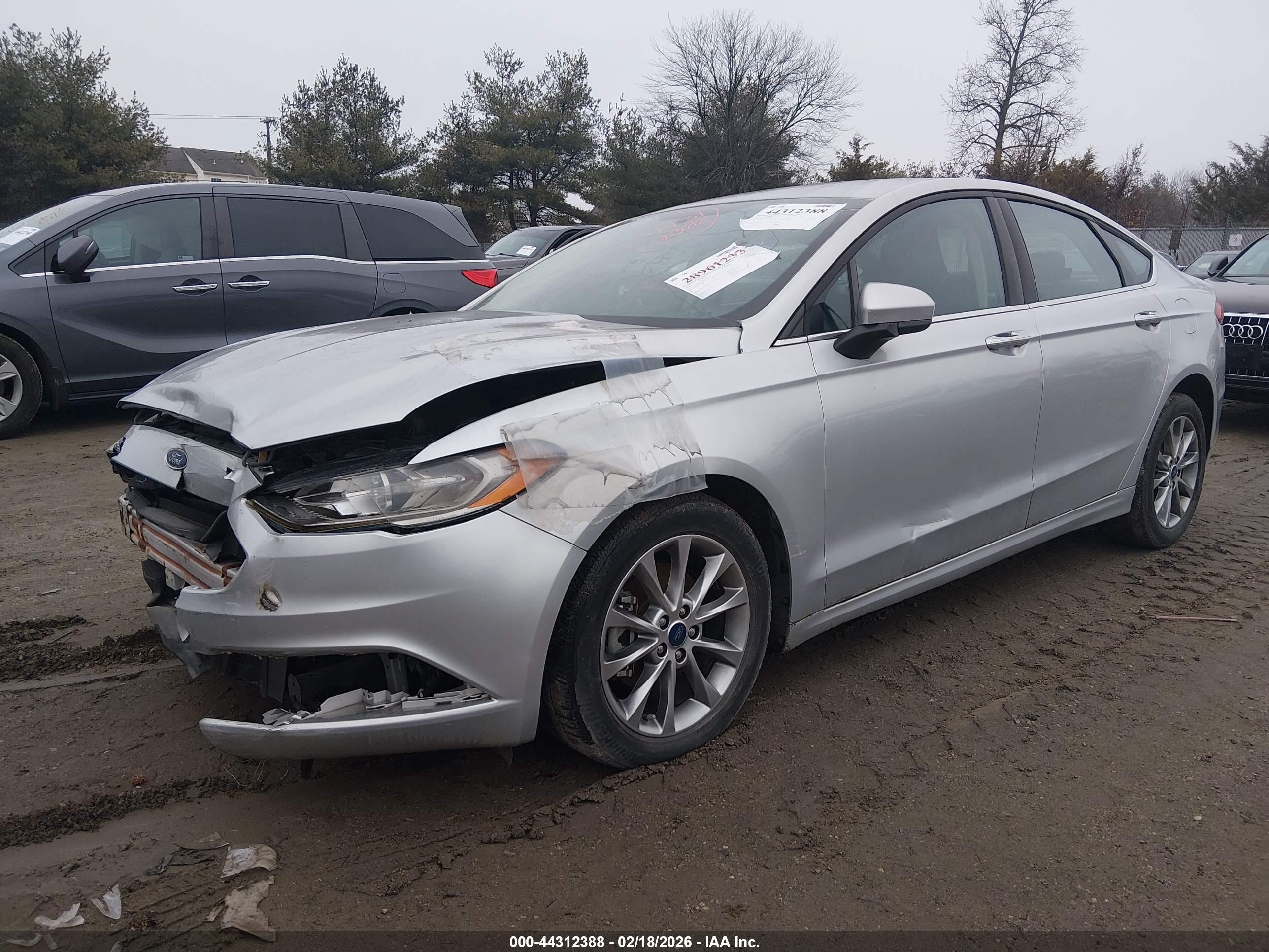 FORD FUSION image 2